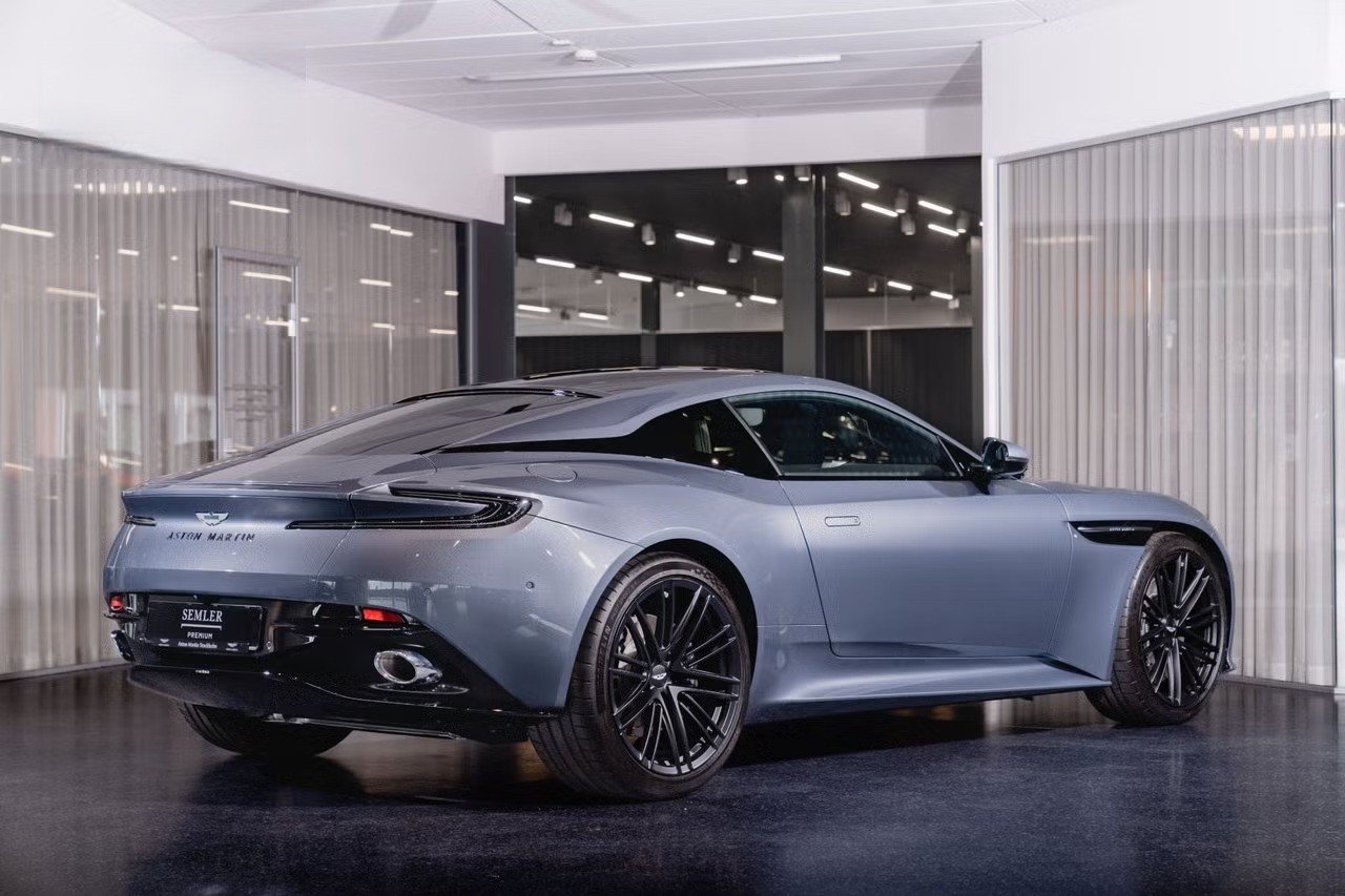 ASTON MARTIN Coupé Supertourer 4.0 V8 680 PS, Benzina, Auto nuove, Automatico - 6