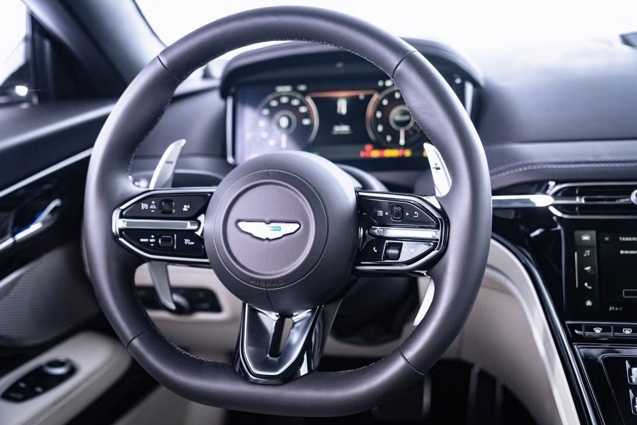 ASTON MARTIN Coupé Supertourer 4.0 V8 680 PS, Benzina, Auto nuove, Automatico - 7