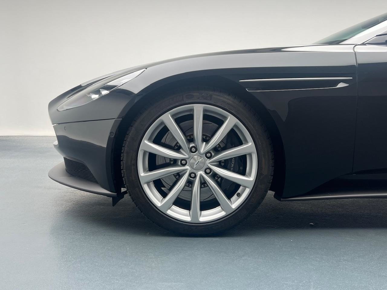 ASTON MARTIN DB11 Volante 4.0 V8 Bi-Turbo, Benzin, Occasion / Gebraucht, Automatik - 2