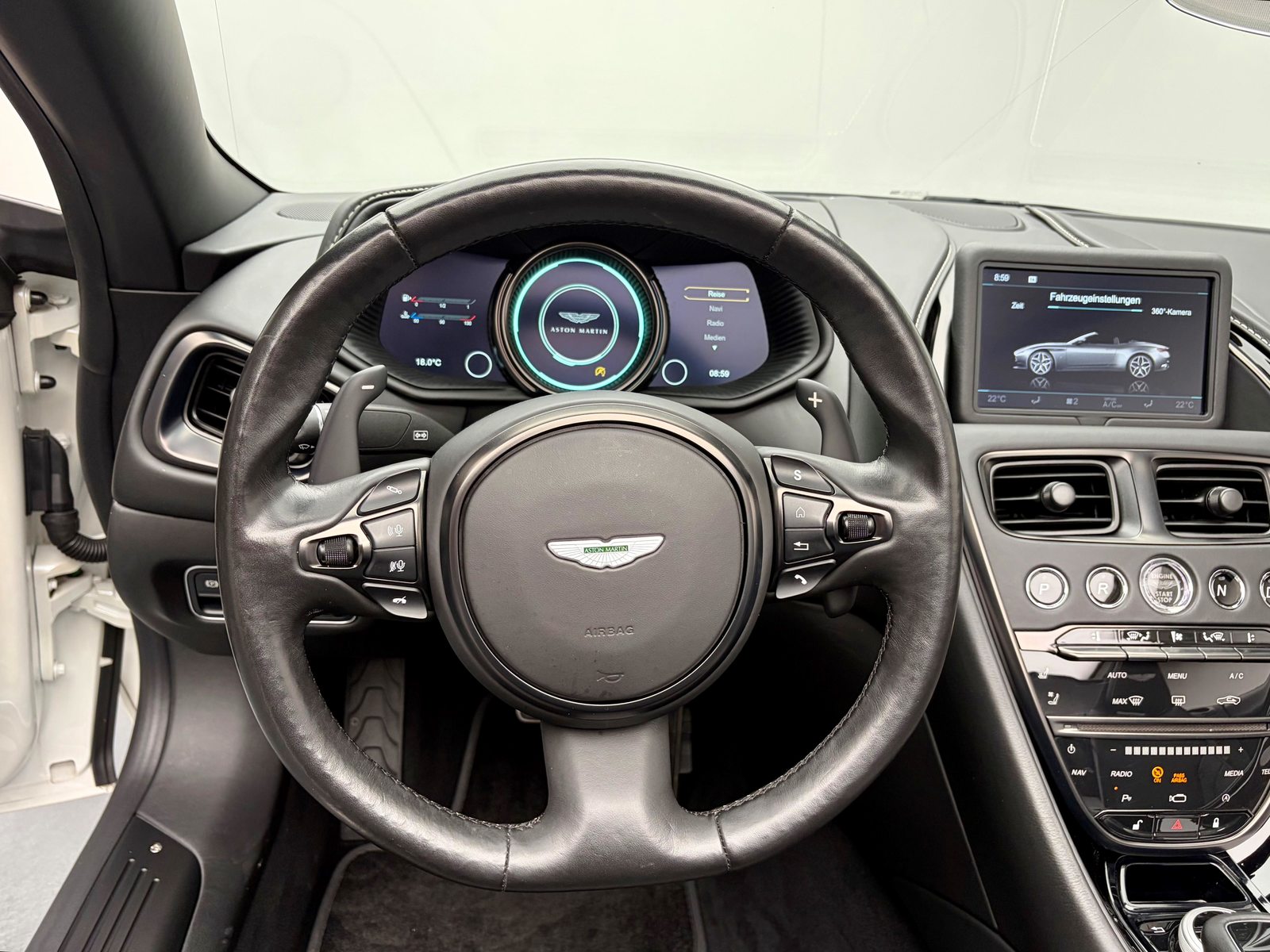 ASTON MARTIN DB11 Volante 4.0 V8 Bi-Turbo, Essence, Occasion / Utilisé, Automatique - 5