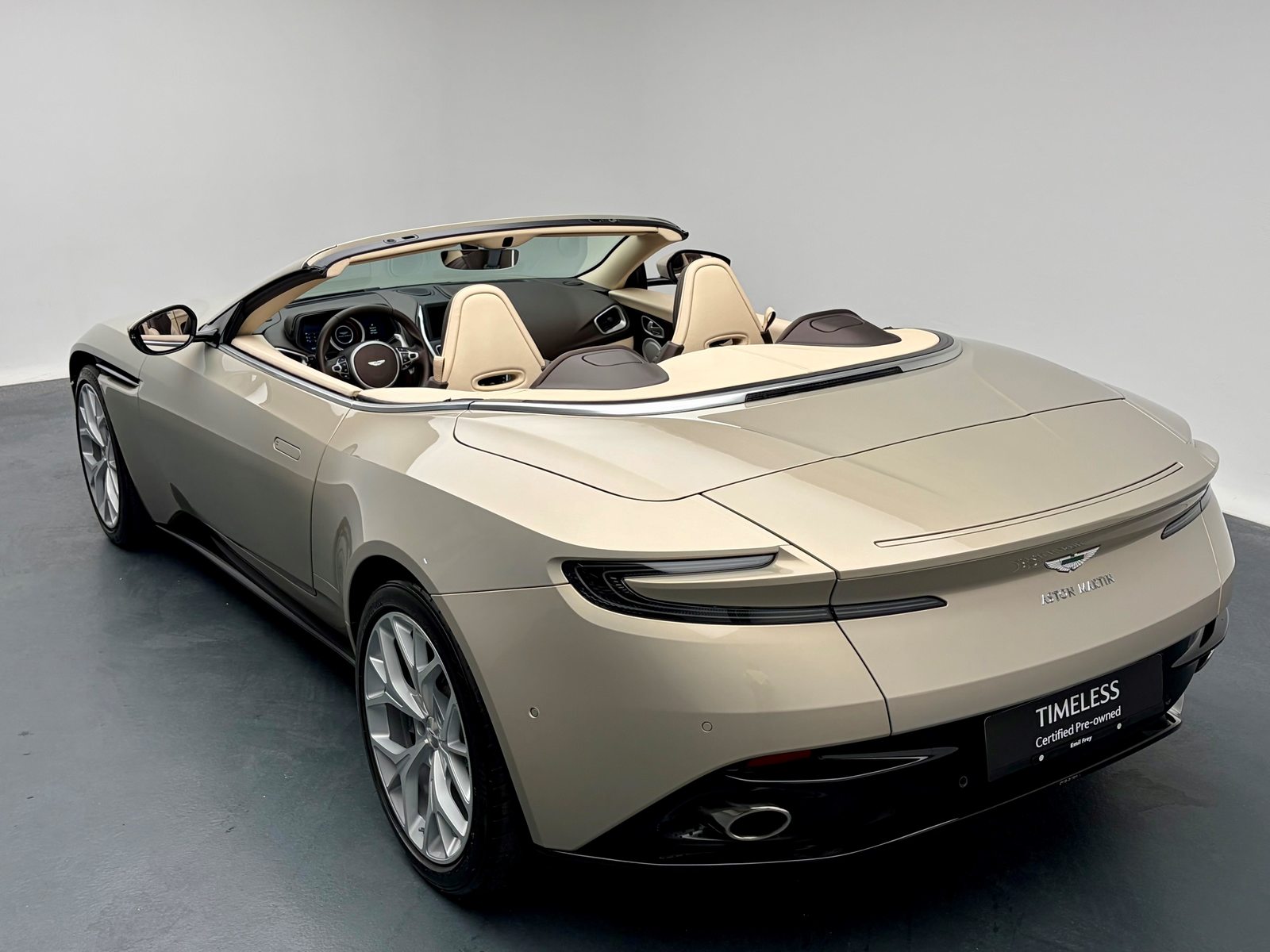 ASTON MARTIN DB11 Volante 4.0 V8 Bi-Turbo, Petrol, Second hand / Used, Automatic - 2