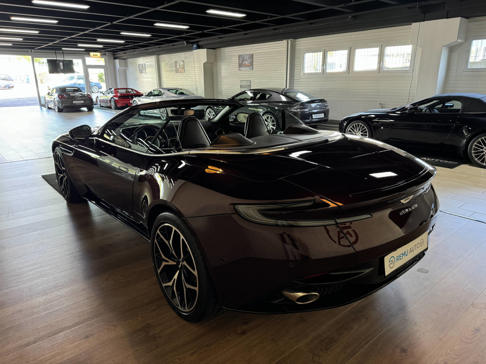 ASTON MARTIN DB11 V8 Volante Touchtronic 3, Essence, Occasion / Utilisé, Automatique - 7