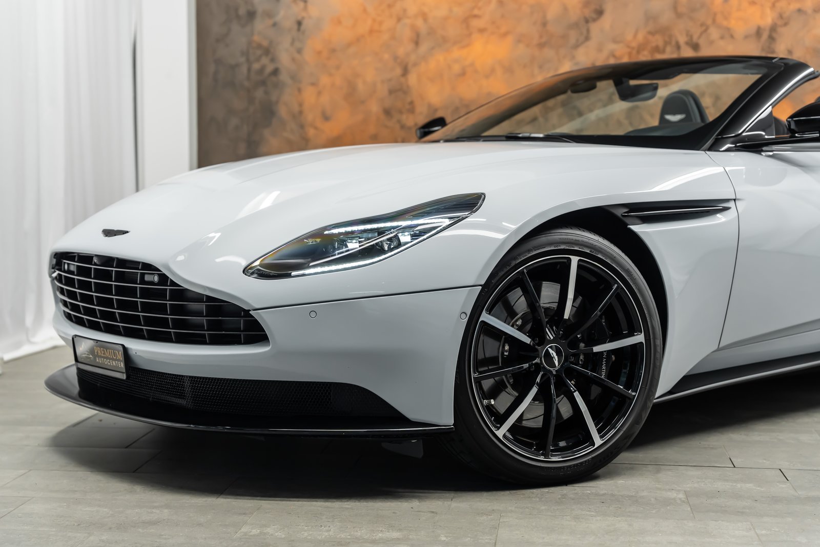 ASTON MARTIN DB11 V8 Volante Touchtronic 3 *Jewellery Satin, Essence, Occasion / Utilisé, Automatique - 2