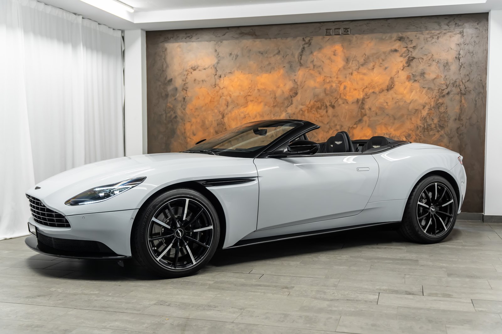 ASTON MARTIN DB11 V8 Volante Touchtronic 3 *Jewellery Satin, Essence, Occasion / Utilisé, Automatique - 5