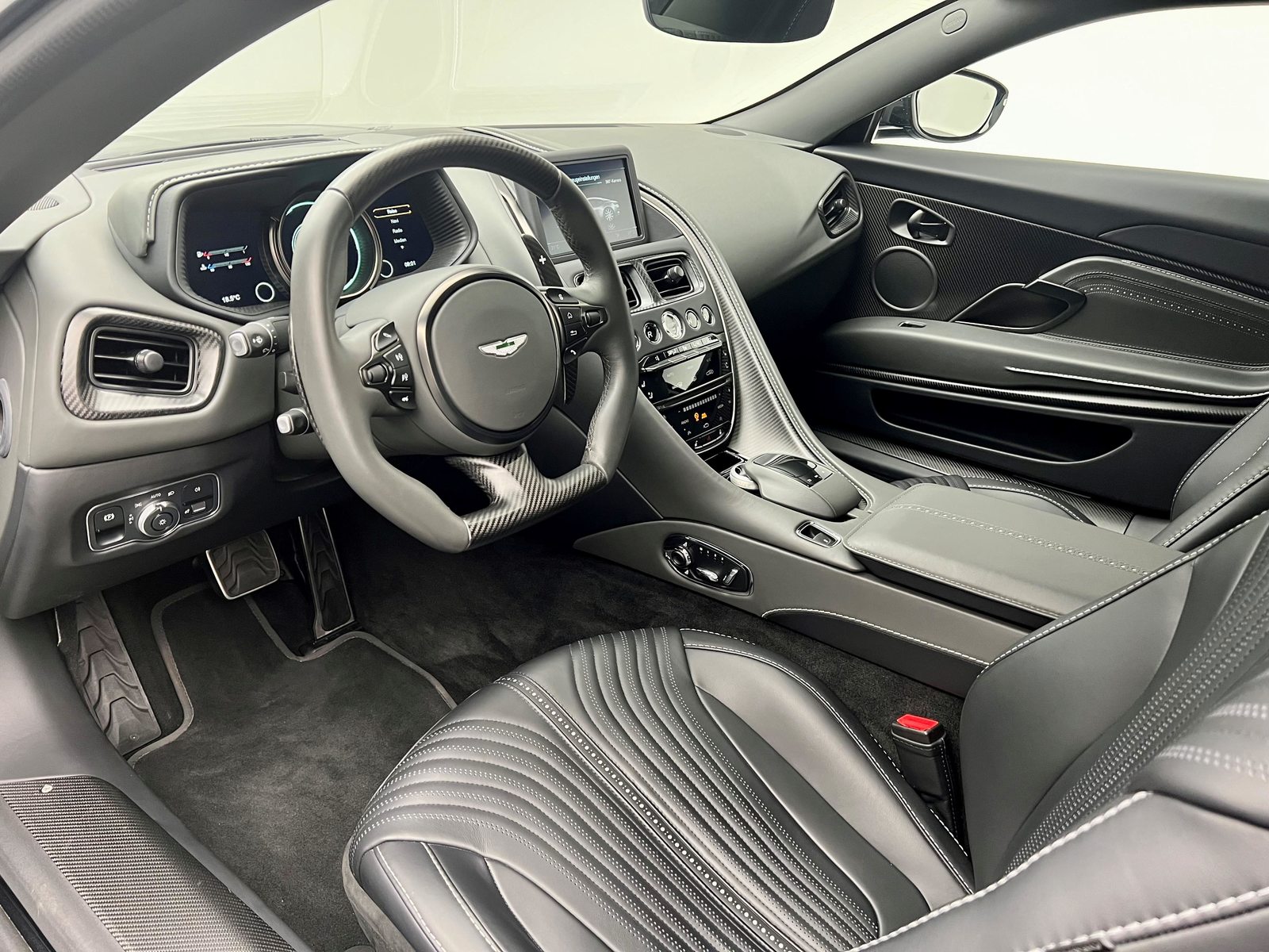 ASTON MARTIN DB11 Coupé 5.2 V12 Bi-Turbo, Benzina, Occasioni / Usate, Automatico - 3