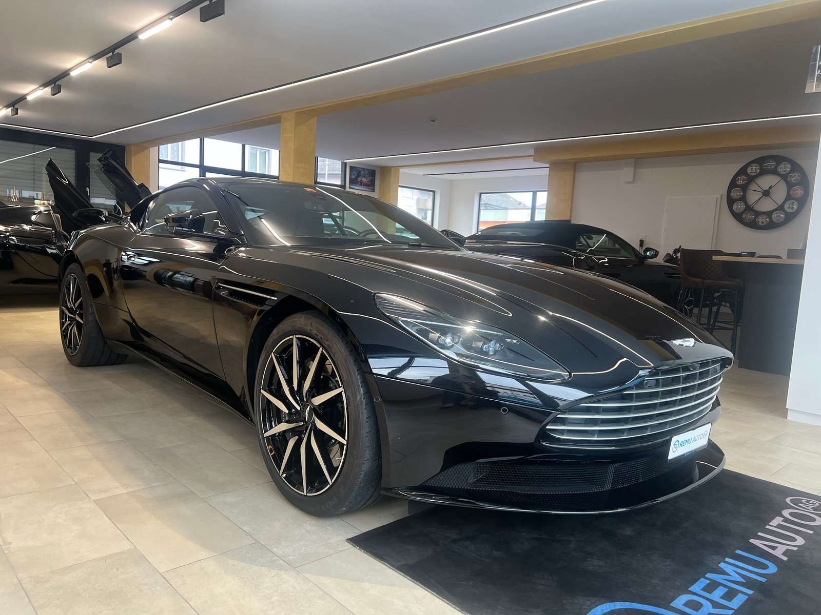 ASTON MARTIN DB11 V8 Touchtronic 3
