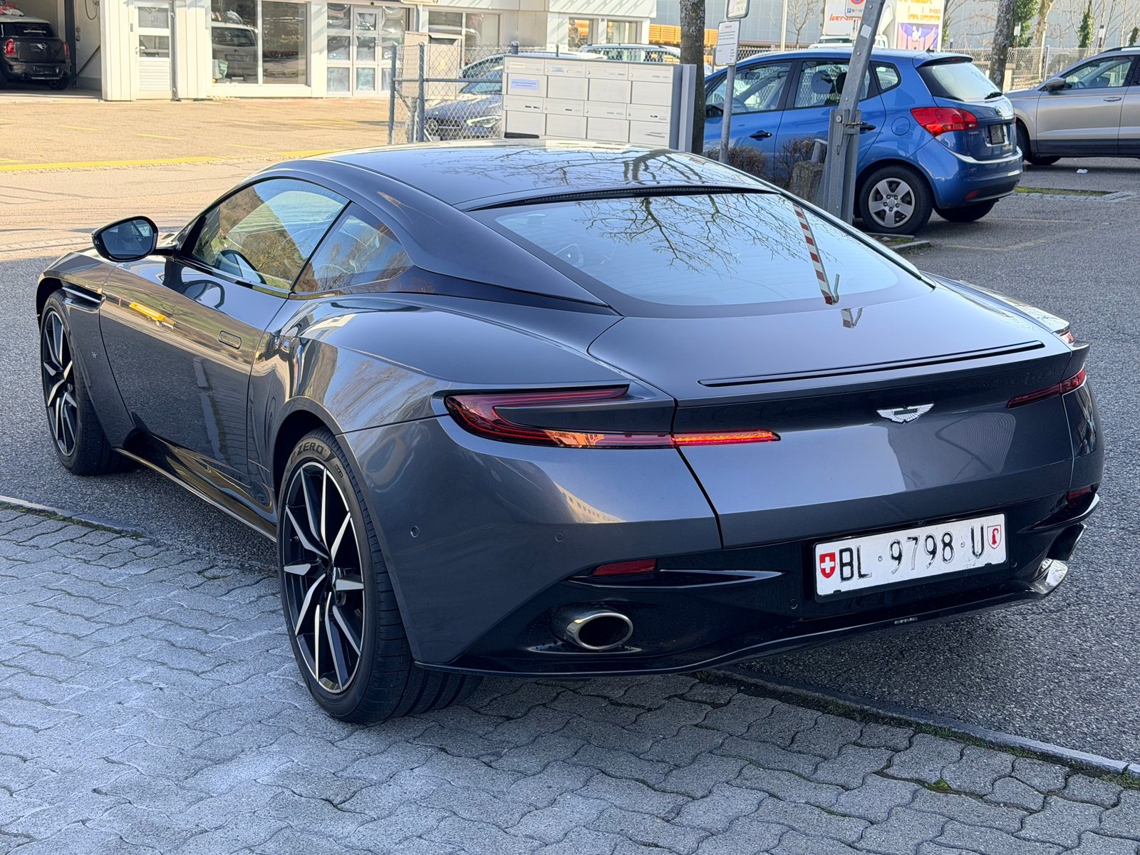 ASTON MARTIN DB11 V12 Touchtronic 3, Benzin, Occasion / Gebraucht, Automatik - 5