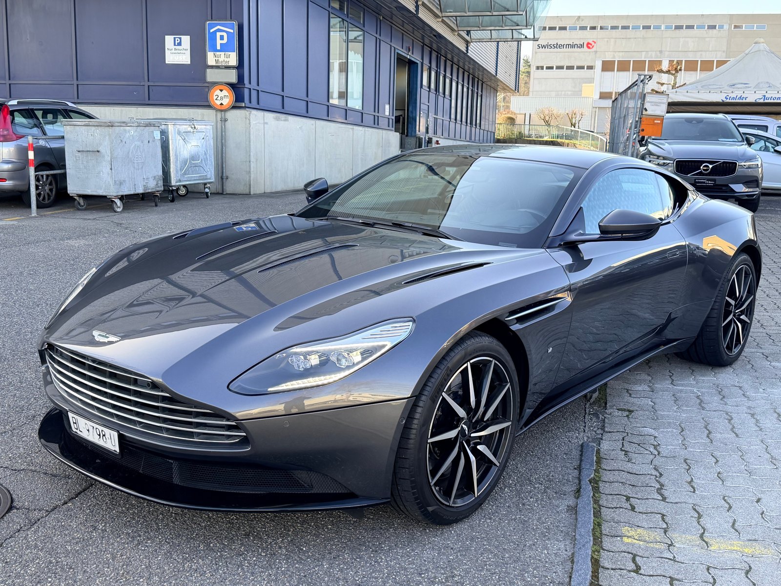 ASTON MARTIN DB11 V12 Touchtronic 3, Benzin, Occasion / Gebraucht, Automatik - 6