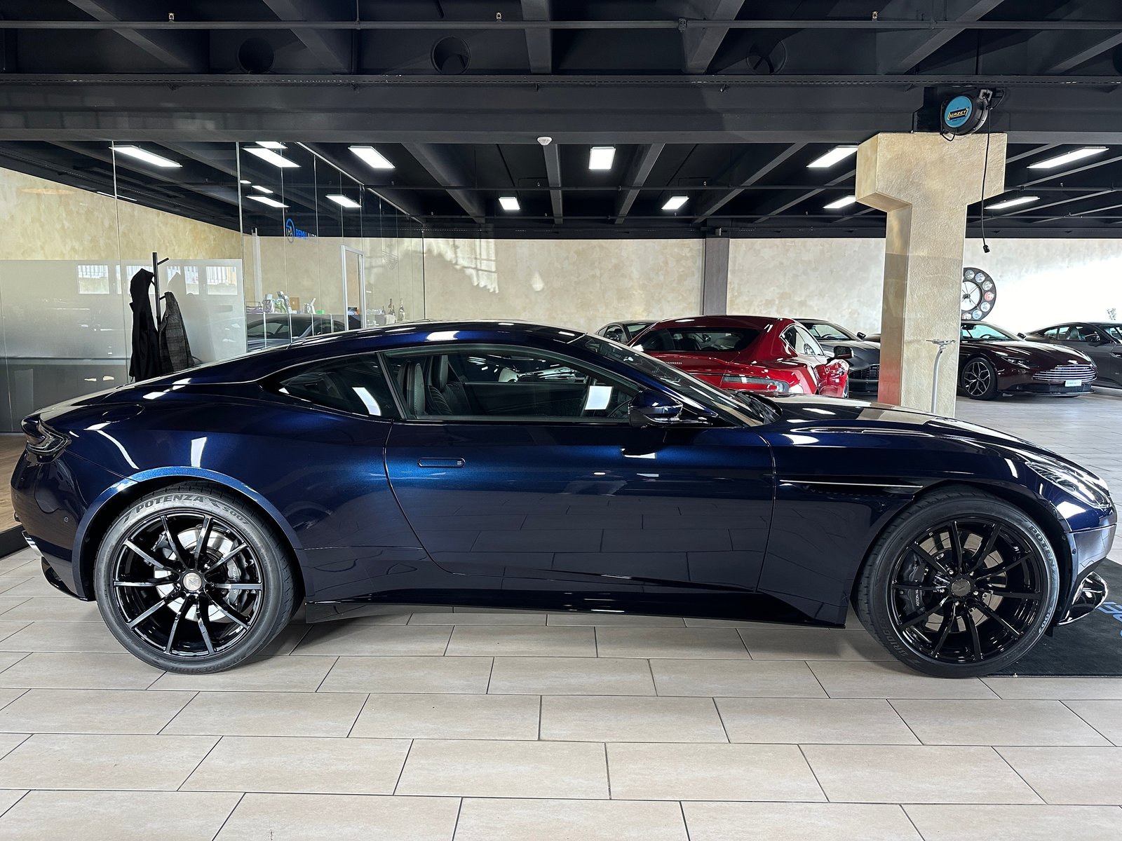 ASTON MARTIN DB11 V12 Touchtronic 3 AMR, Benzina, Occasioni / Usate, Automatico - 2