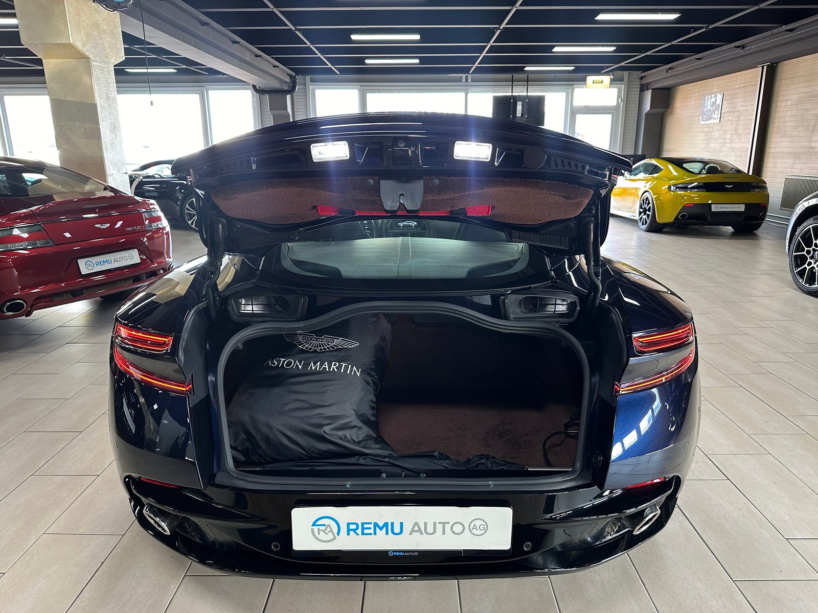 ASTON MARTIN DB11 V12 Touchtronic 3 AMR, Benzina, Occasioni / Usate, Automatico - 4