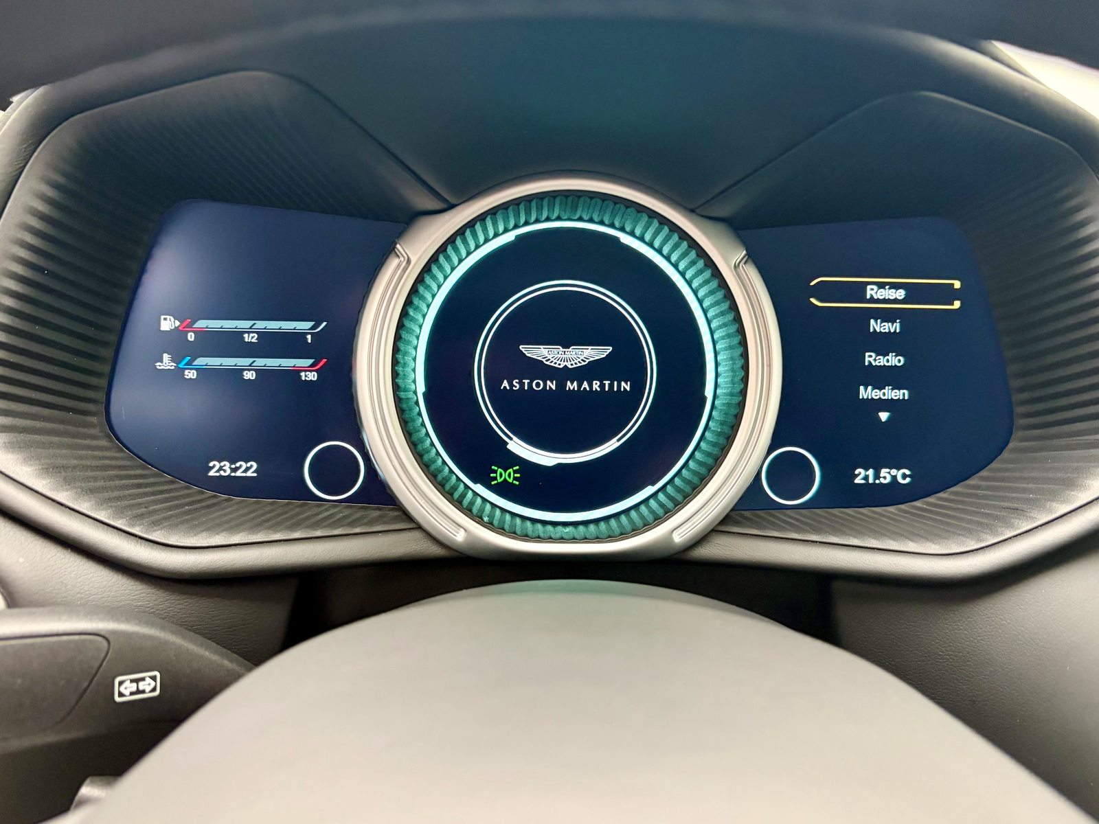 ASTON MARTIN DB11 Coupé 4.0 V8 Bi-Turbo, Petrol, Second hand / Used, Automatic - 6