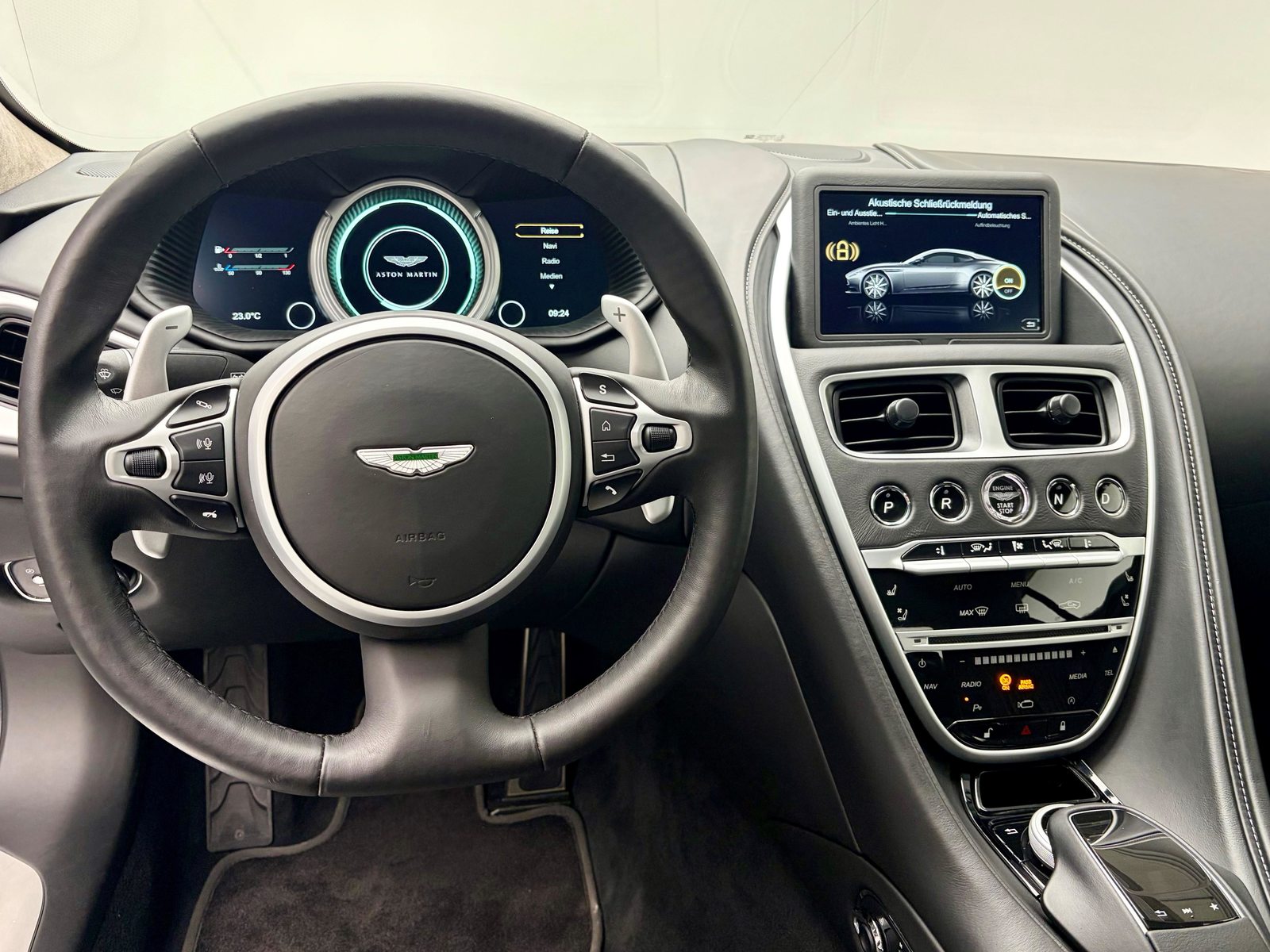 ASTON MARTIN DB11 Coupé 4.0 V8 Bi-Turbo, Essence, Occasion / Utilisé, Automatique - 6