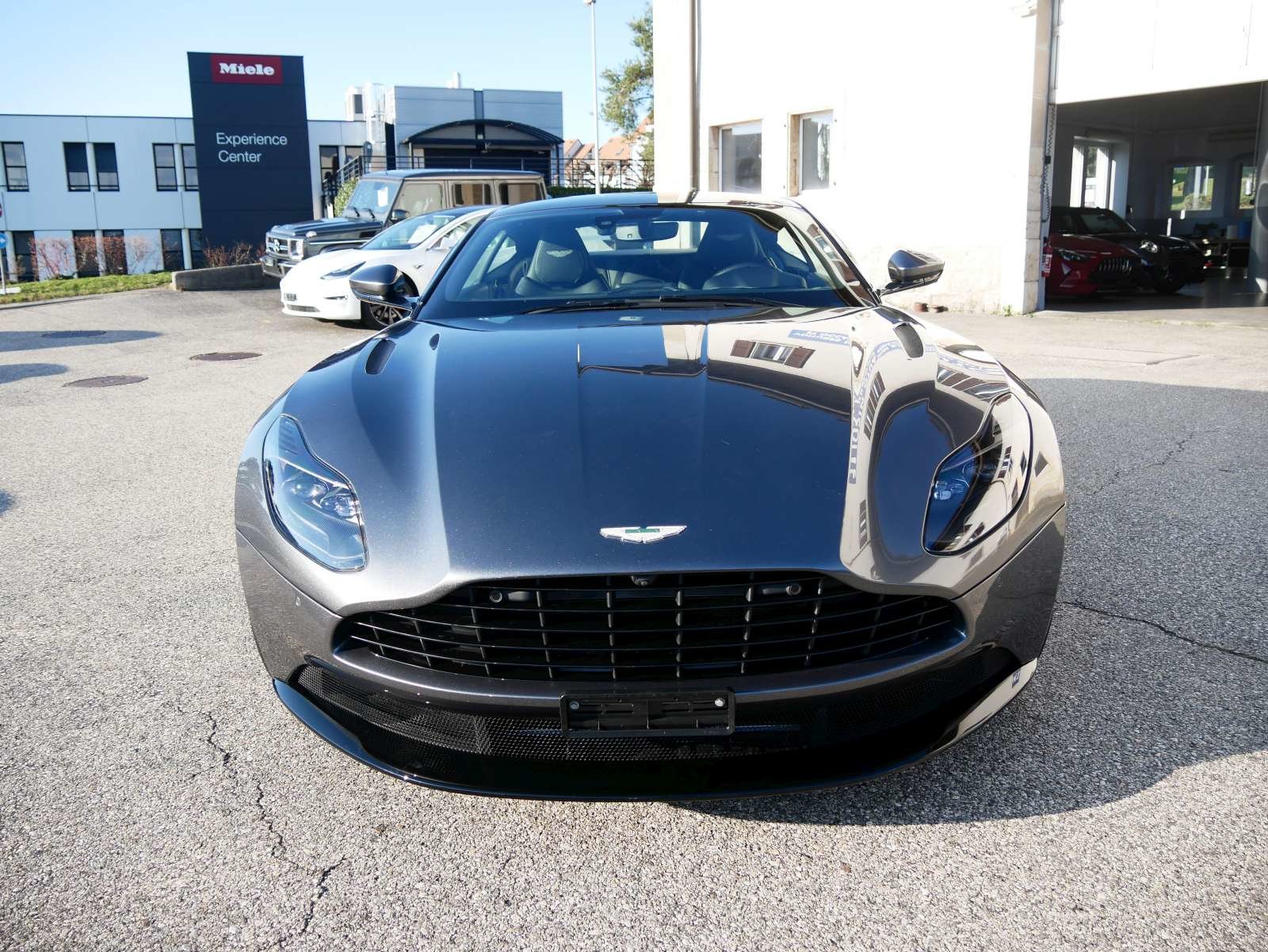 ASTON MARTIN DB11 V8 Touchtronic 3, Benzin, Occasion / Gebraucht, Automatik - 7