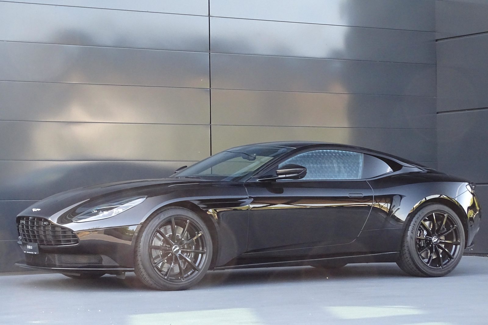 ASTON MARTIN DB11 Coupé 5.2 V12 Bi-Turbo AMR