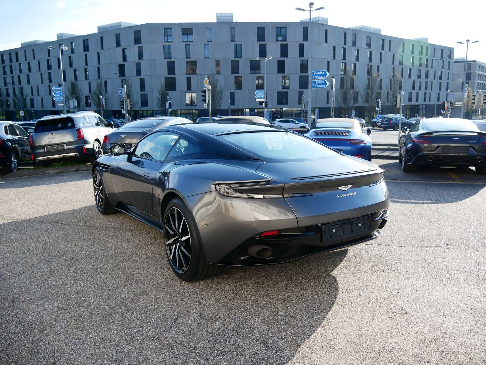ASTON MARTIN DB11 V8 Touchtronic 3, Petrol, Second hand / Used, Automatic - 3