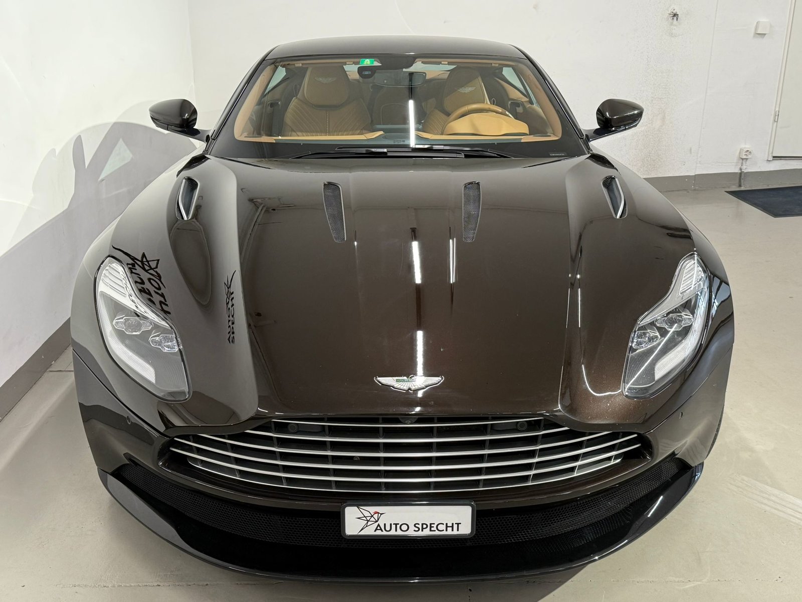 ASTON MARTIN DB11 V12 Launch Edition Touchtronic 3, Petrol, Second hand / Used, Automatic - 3