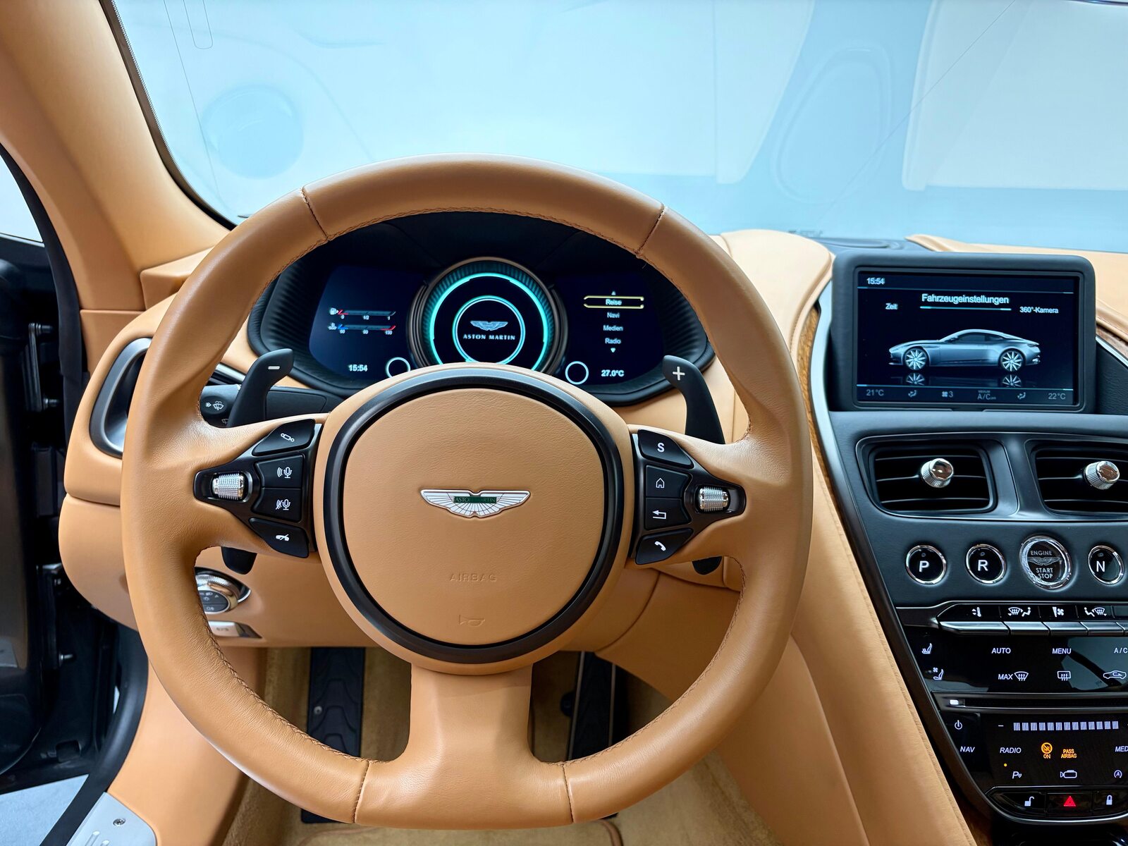 ASTON MARTIN DB11 Coupé 5.2 V12 Bi-Turbo Launch Ed., Petrol, Second hand / Used, Automatic - 6