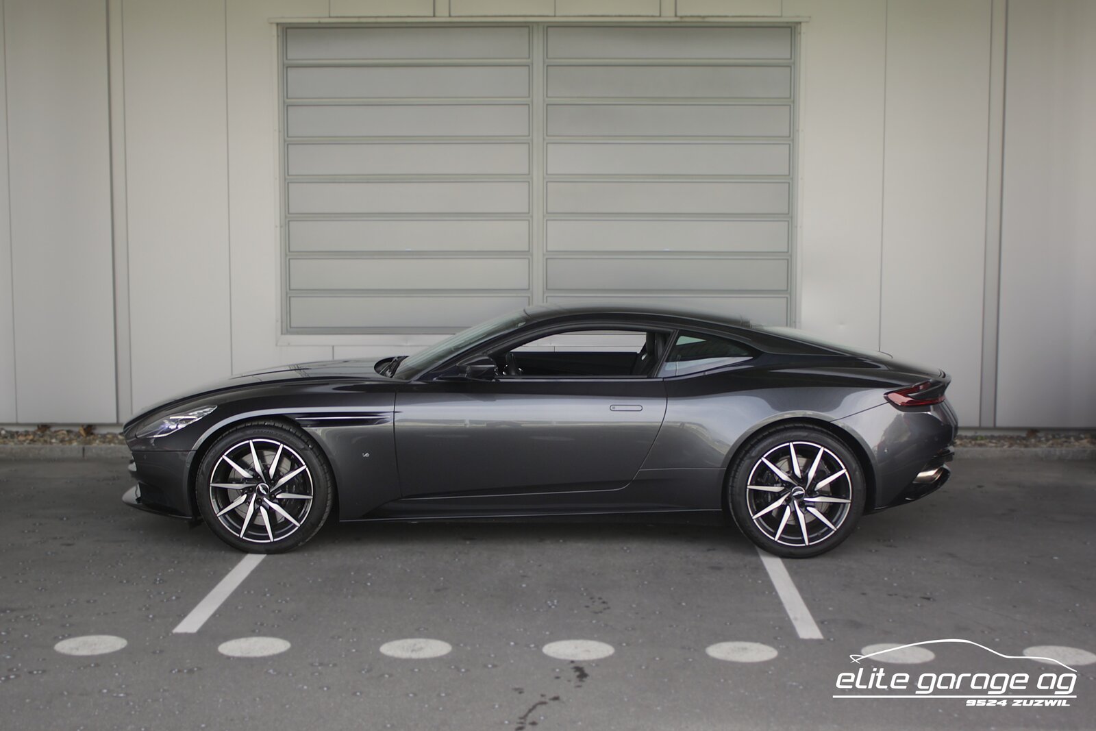 ASTON MARTIN DB11 V12 Touchtronic 3, Essence, Occasion / Utilisé, Automatique - 2
