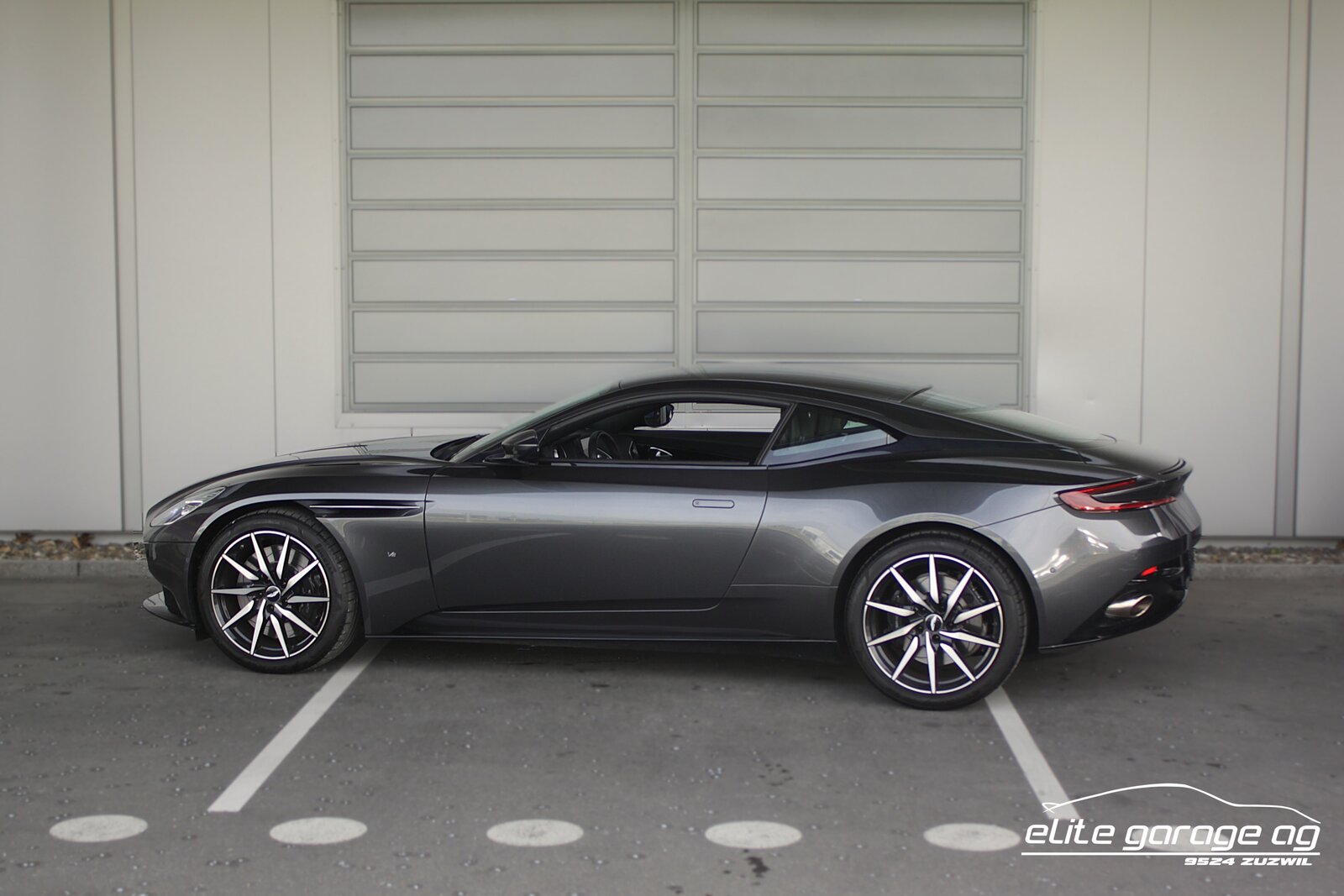 ASTON MARTIN DB11 V12 Touchtronic 3, Essence, Occasion / Utilisé, Automatique - 3