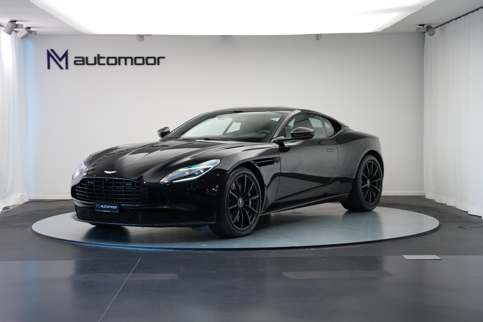 ASTON MARTIN DB11 V12 Touchtronic 3 AMR *Carbon*