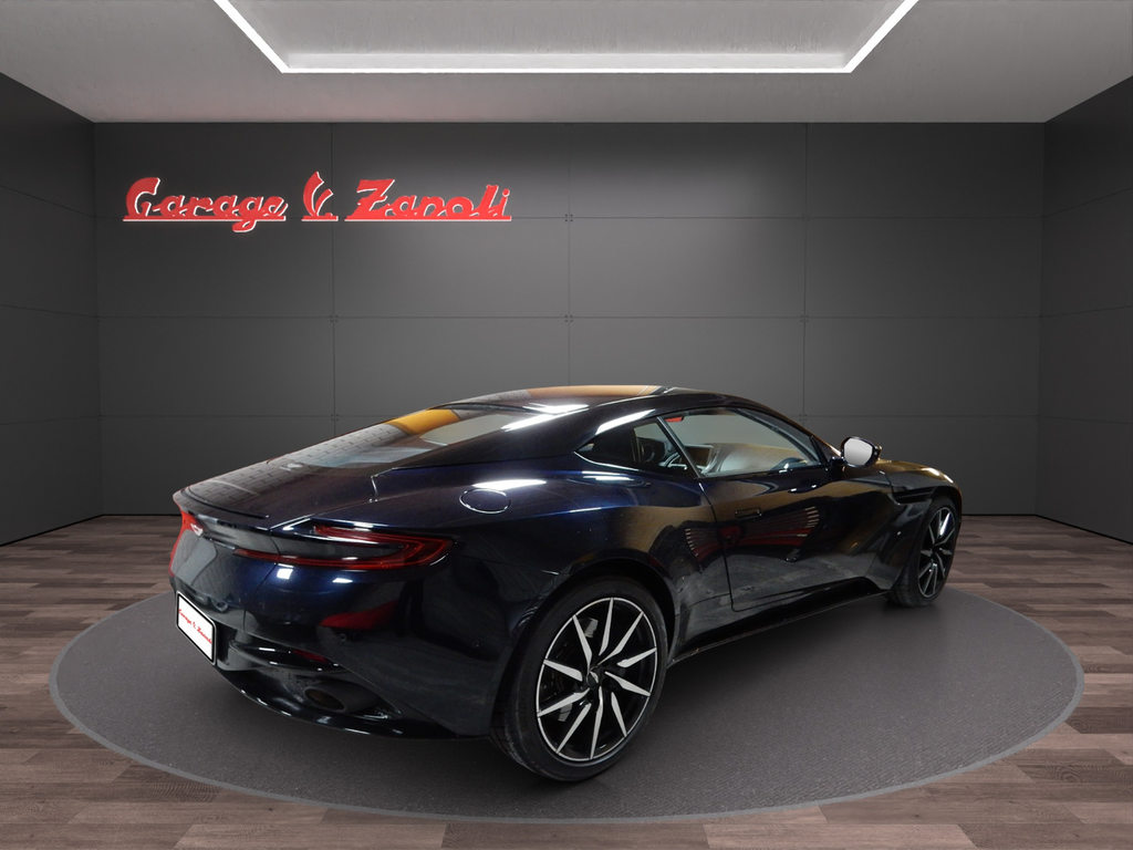 ASTON MARTIN DB11 Coupé 5.2 V12 Bi-Turbo, Benzin, Occasion / Gebraucht, Automat - 2