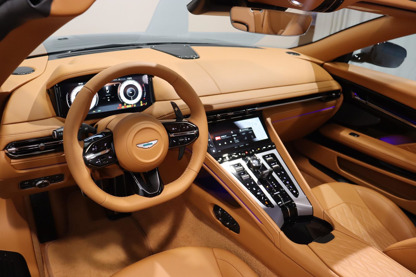 ASTON MARTIN DB12 Volante 4.0 V8 Bi-Turbo, Essence, Voiture nouvelle, Automatique - 6