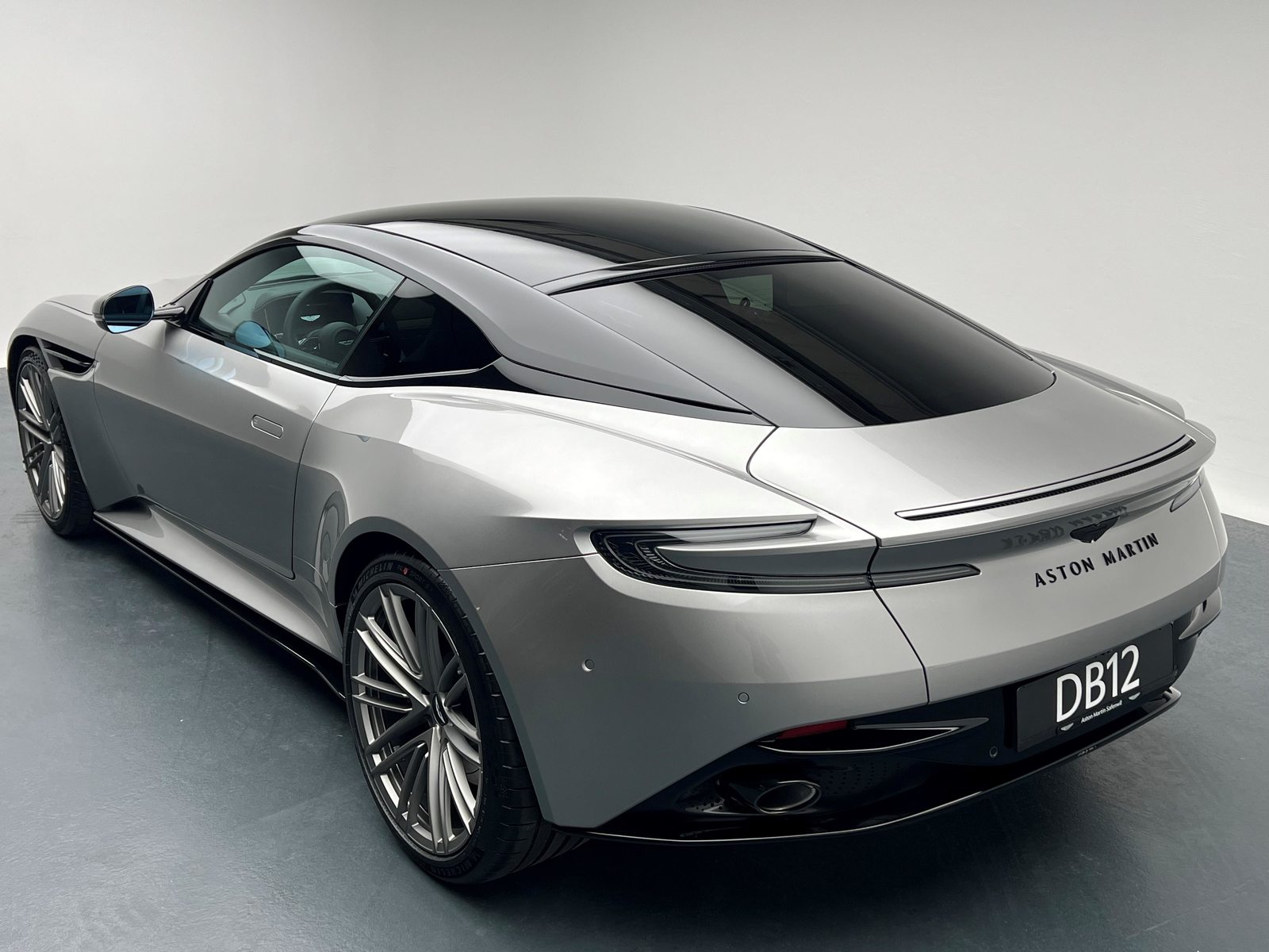 ASTON MARTIN DB12 Coupé 4.0 V8 Bi-Turbo, Essence, Voiture nouvelle, Automatique - 3