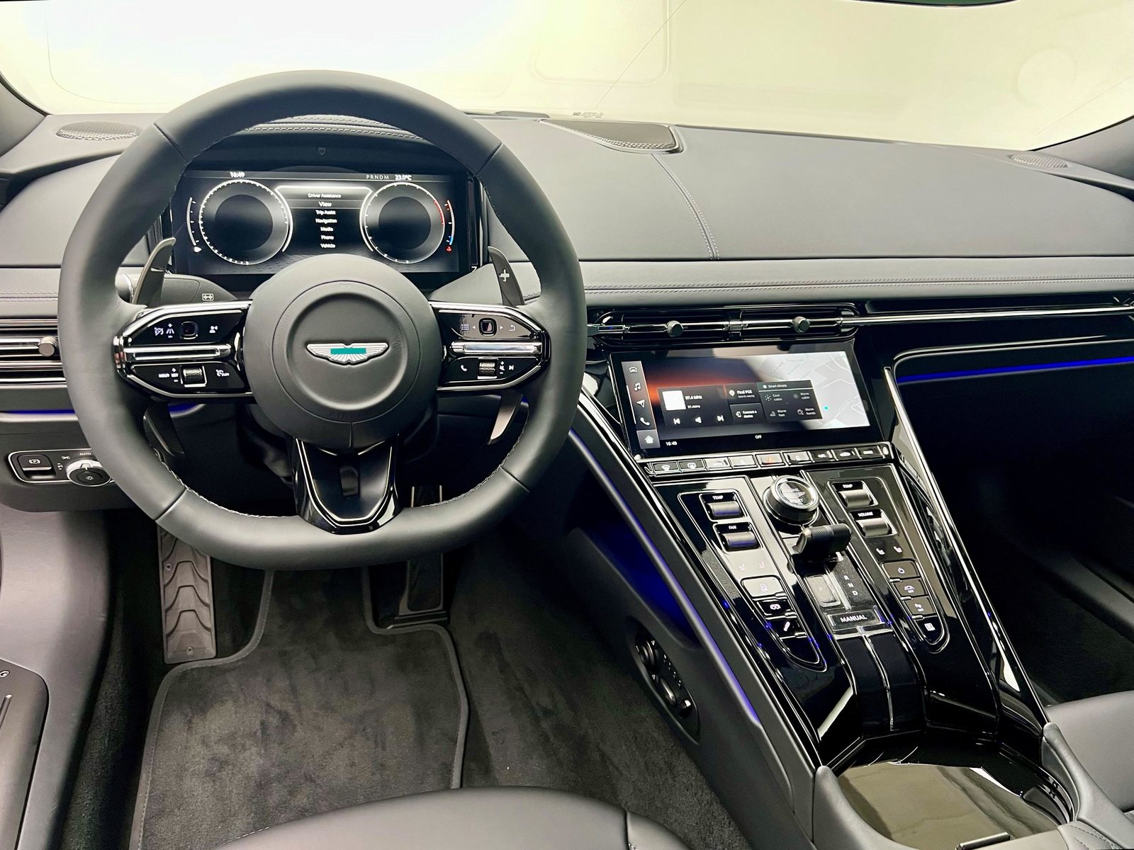 ASTON MARTIN DB12 Coupé 4.0 V8 Bi-Turbo, Petrol, New car, Automatic - 6