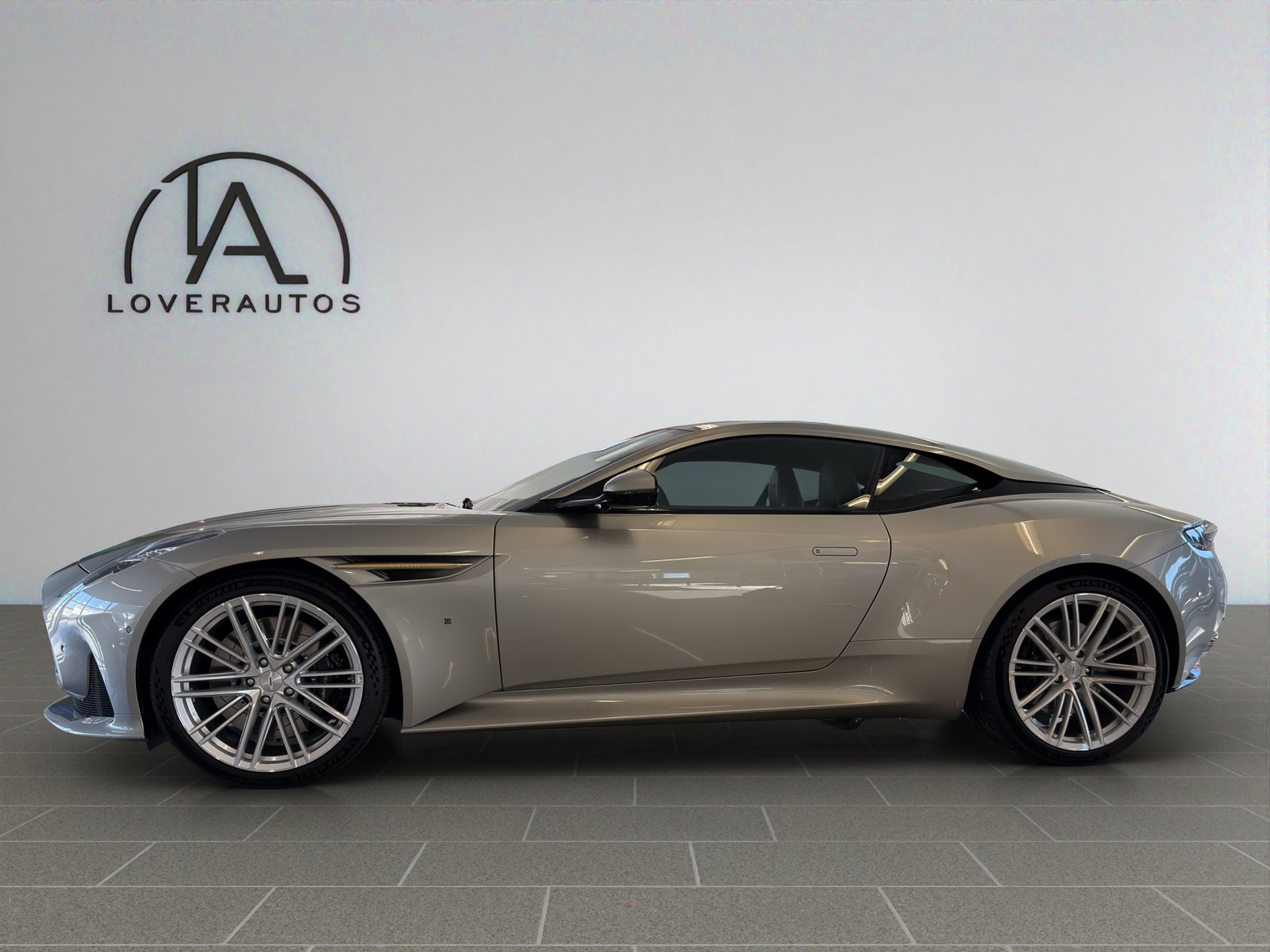 ASTON MARTIN DB12 4.0 V8 Bi-Turbo 1 of 60 Goldfinger Edition, Essence, Voiture nouvelle, Automatique - 6