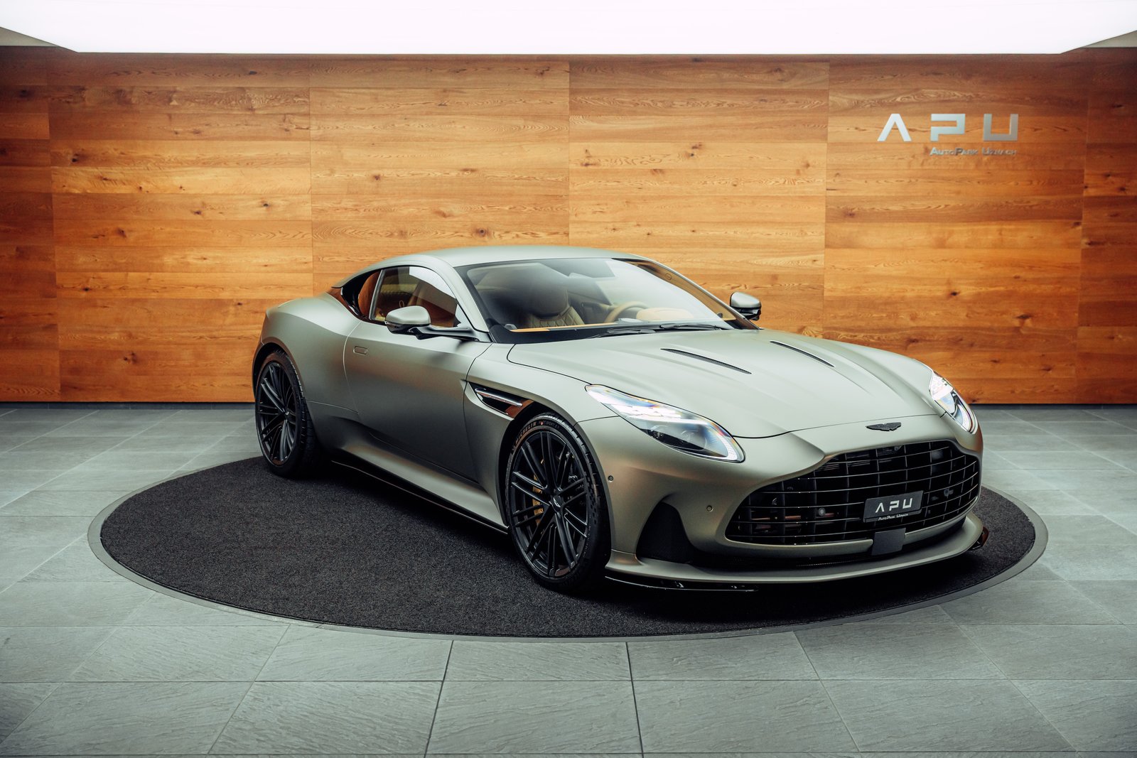 ASTON MARTIN DB12