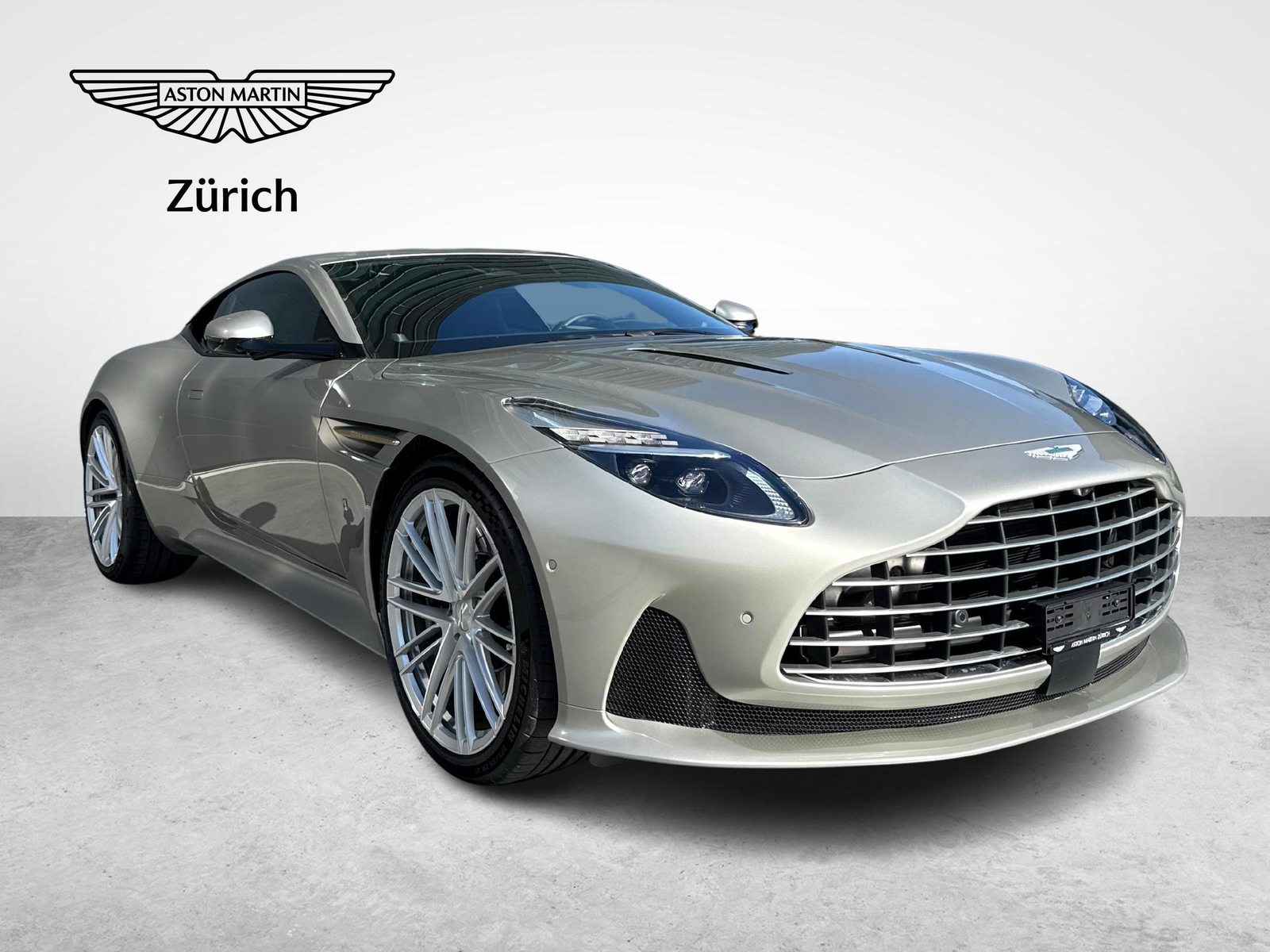 ASTON MARTIN DB12 Coupé 4.0 V8 Bi-Turbo "1 of 60 Goldfinger Edition", Petrol, Second hand / Used, Automatic - 7