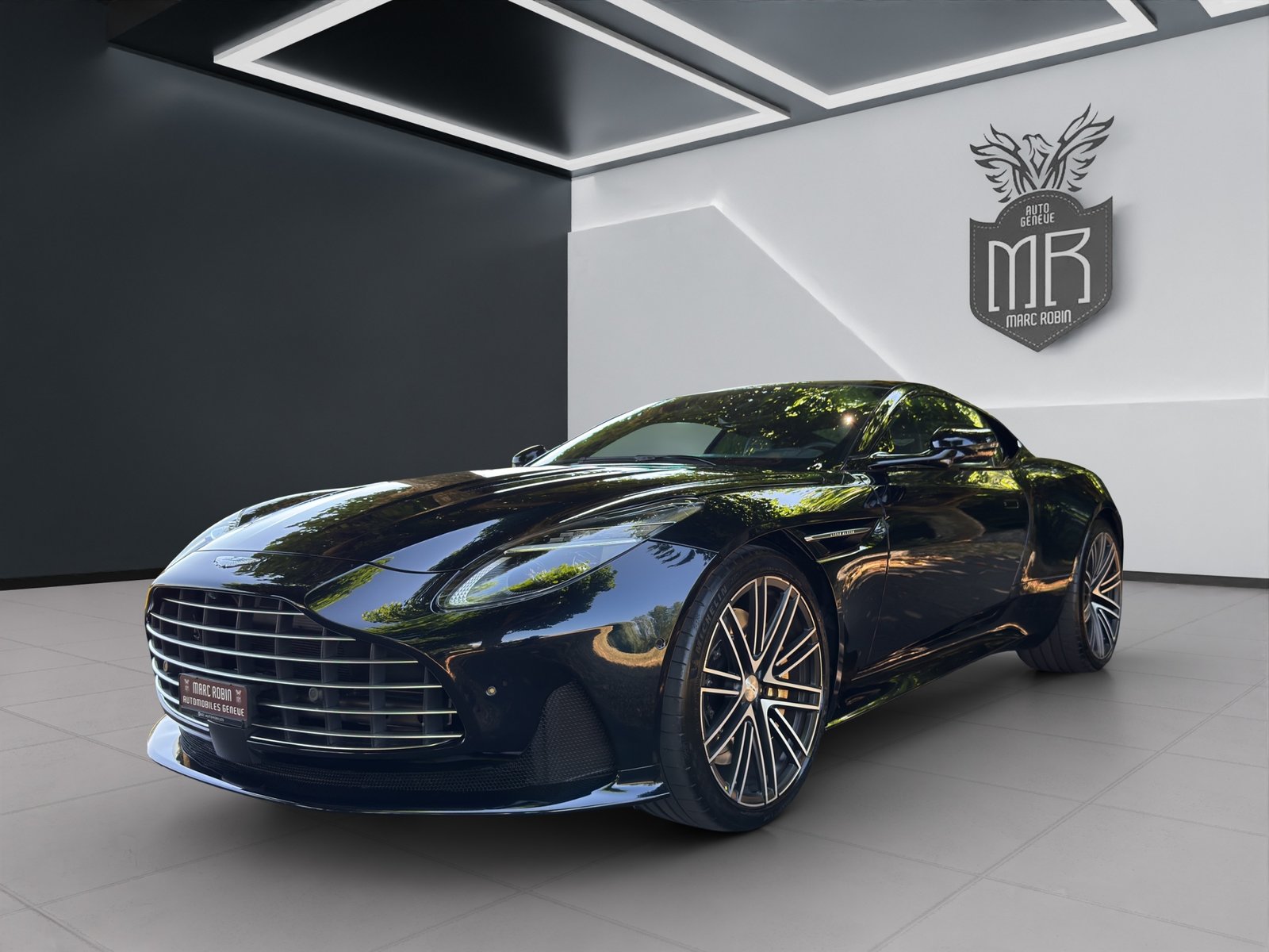 ASTON MARTIN DB12
