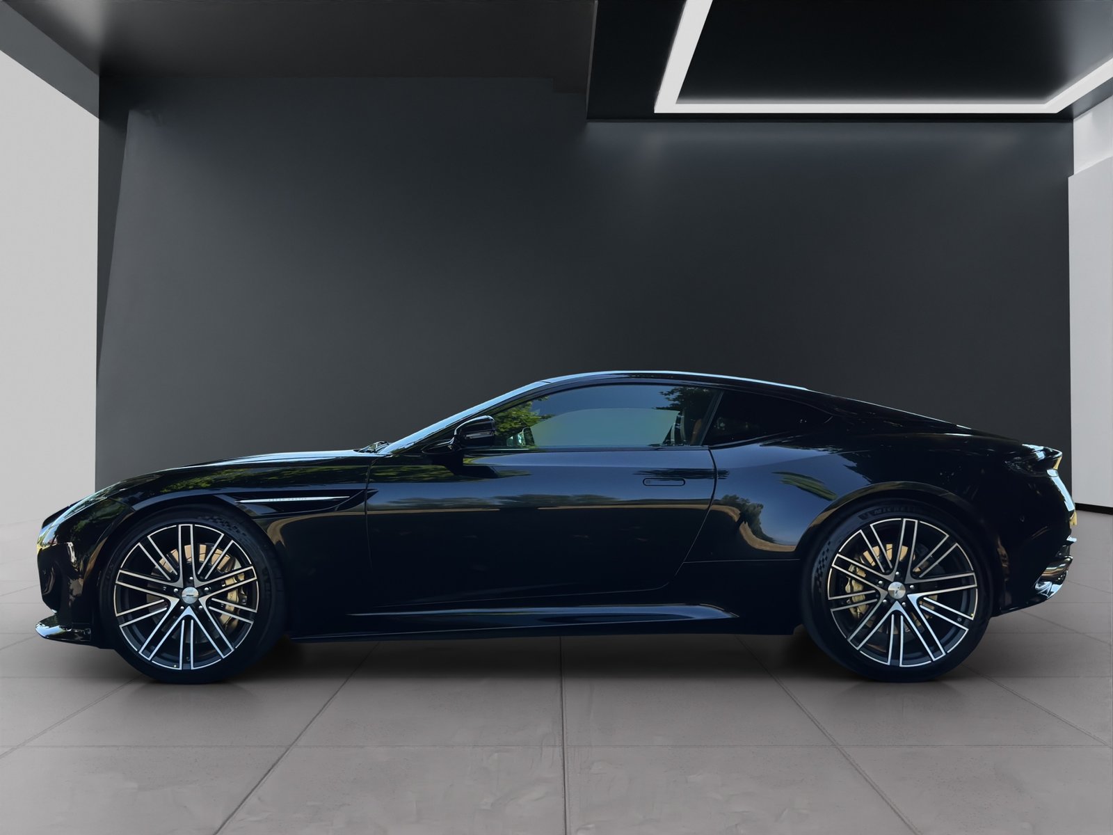 ASTON MARTIN DB12, Petrol, Second hand / Used, Automatic - 7
