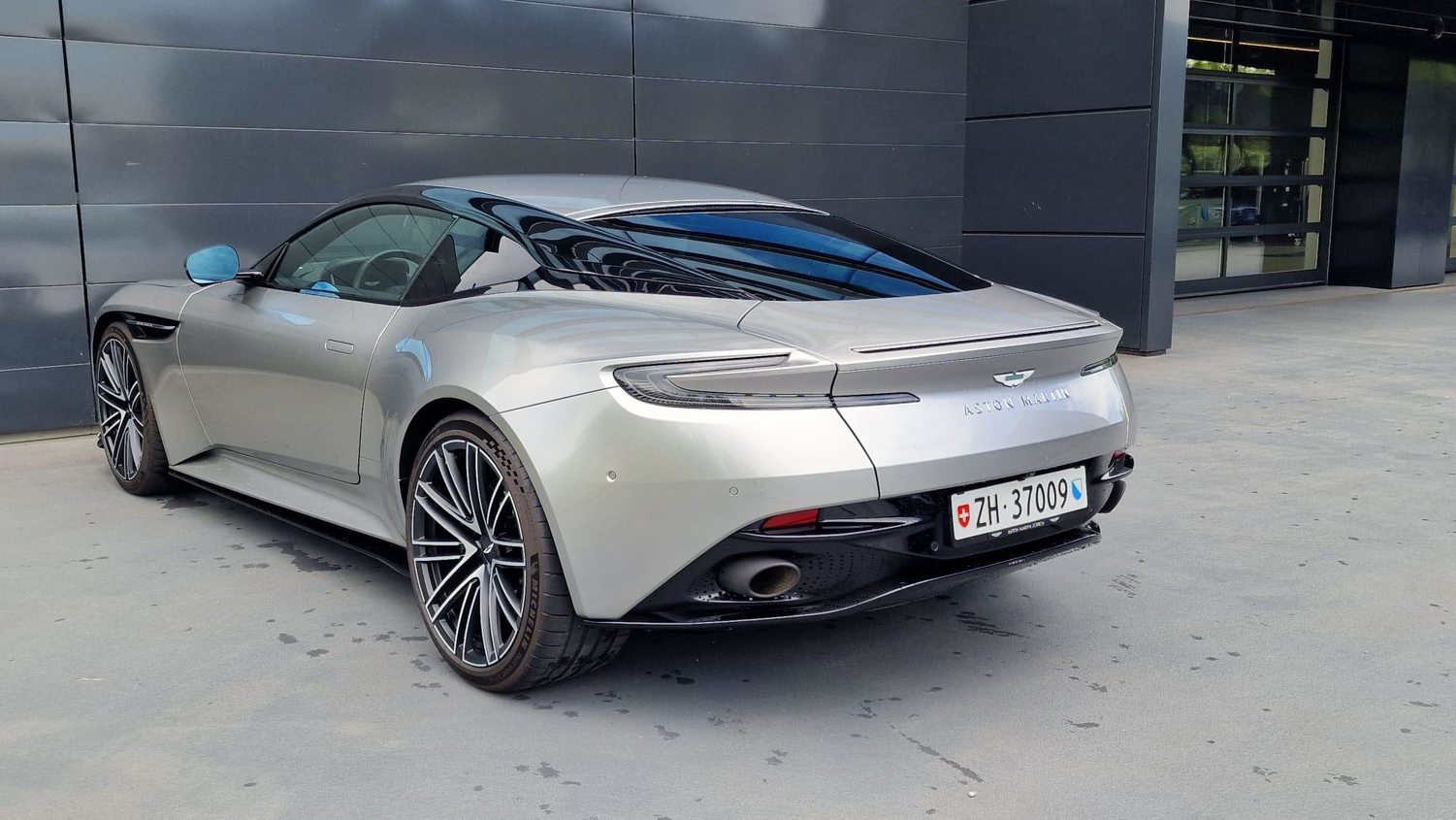 ASTON MARTIN DB12 Coupé 4.0 V8 Bi-Turbo, Essence, Voiture de démonstration, Automatique - 3