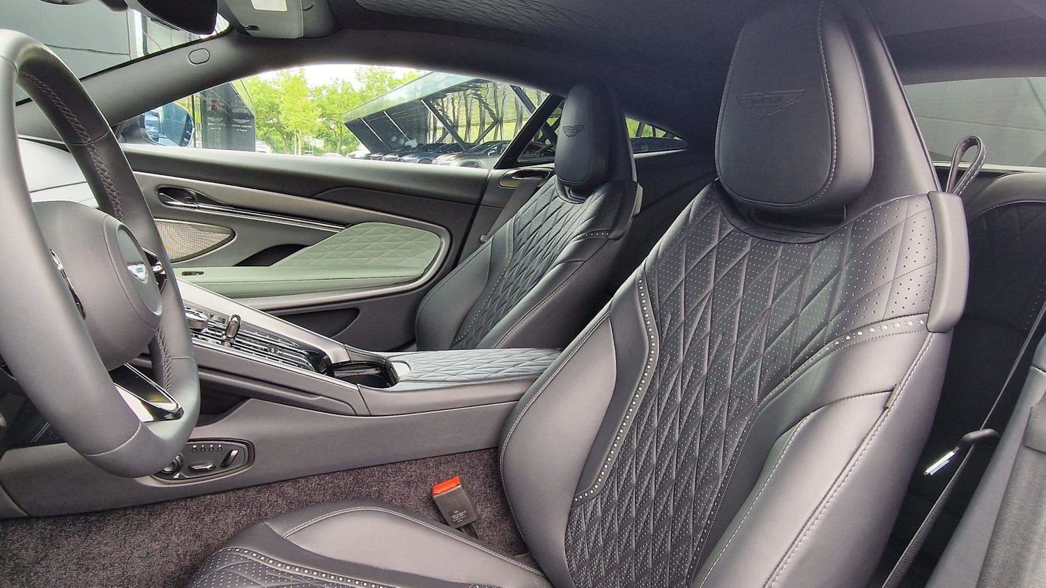 ASTON MARTIN DB12 Coupé 4.0 V8 Bi-Turbo, Essence, Voiture de démonstration, Automatique - 7