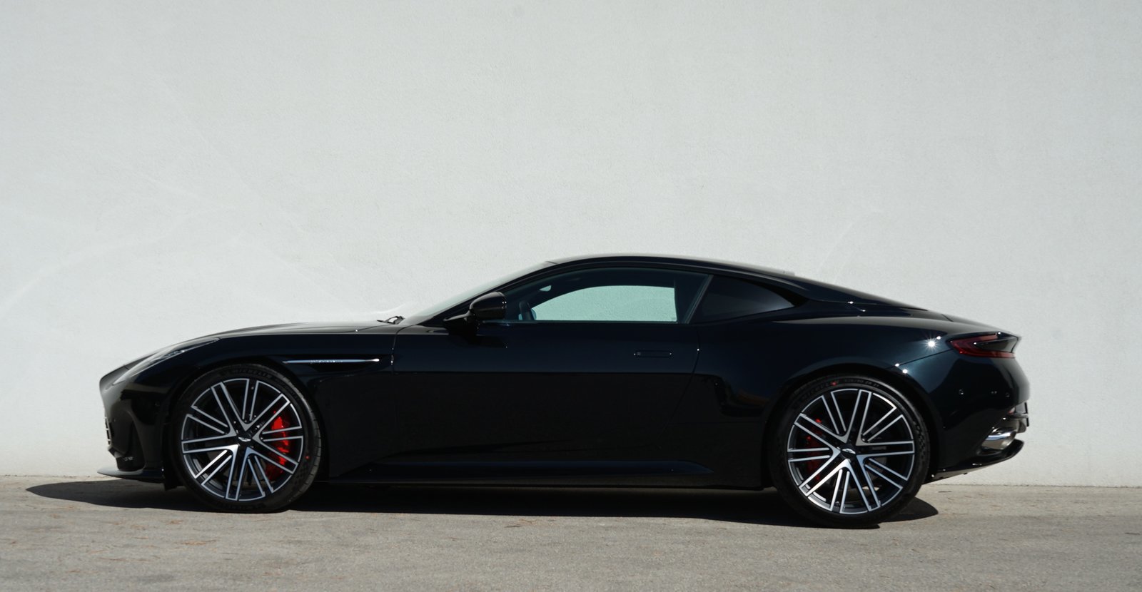 ASTON MARTIN DB12, Benzin, Vorführwagen, Automatik - 4
