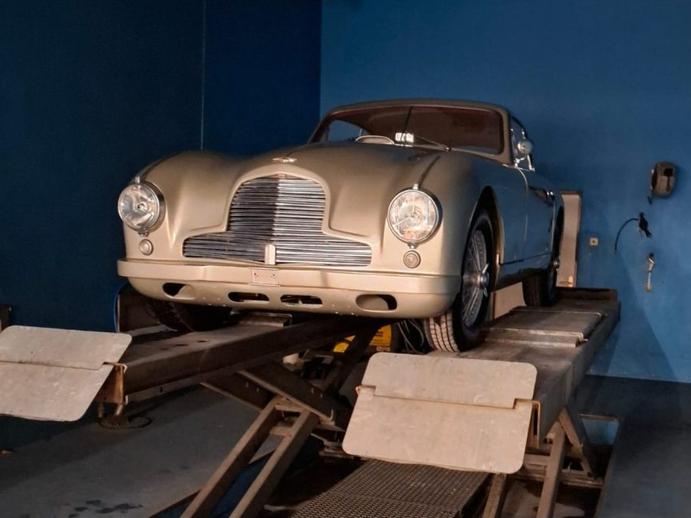 ASTON MARTIN DB2 Vantage Coupé, Petrol, Classic, Manual