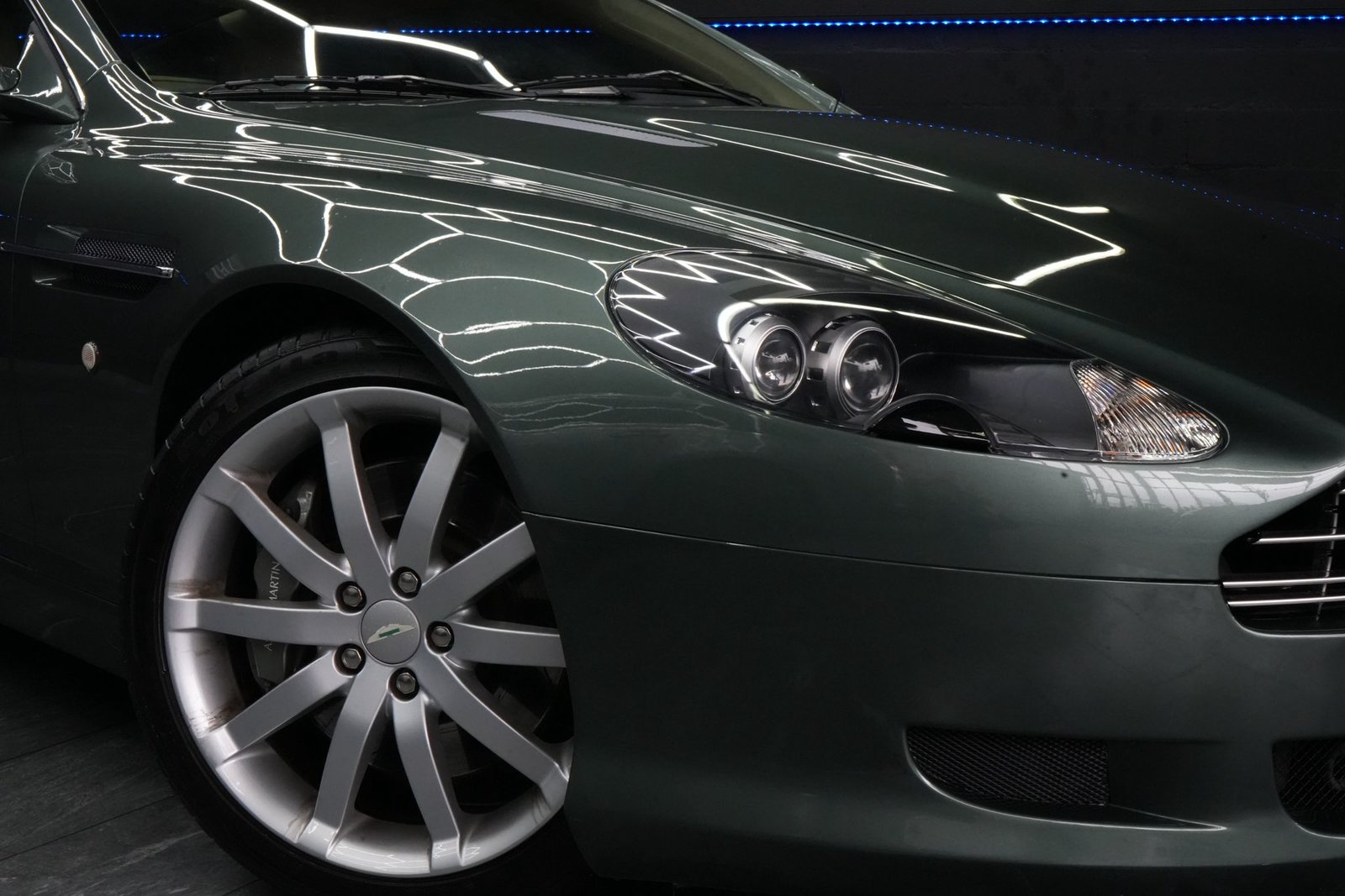 ASTON MARTIN DB9 Touchtronic 2, Benzin, Occasion / Gebraucht, Automatik - 2