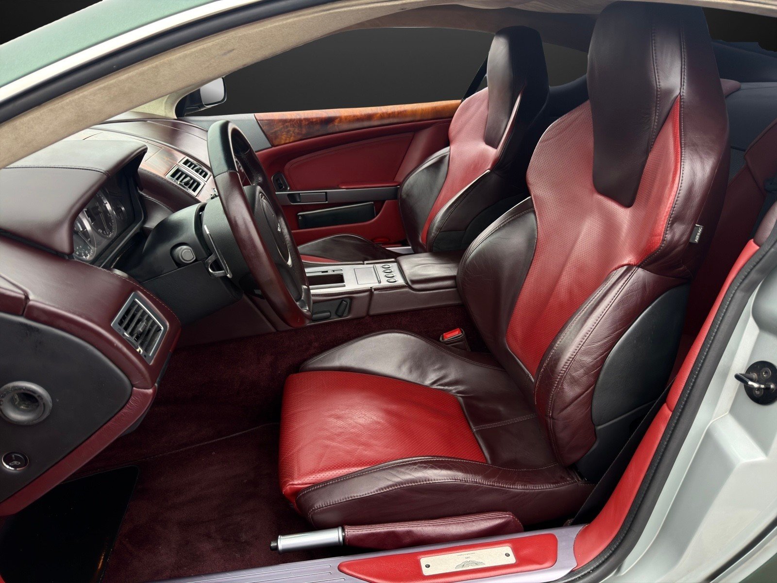 ASTON MARTIN DB9 Touchtronic 2, Essence, Occasion / Utilisé, Automatique - 7