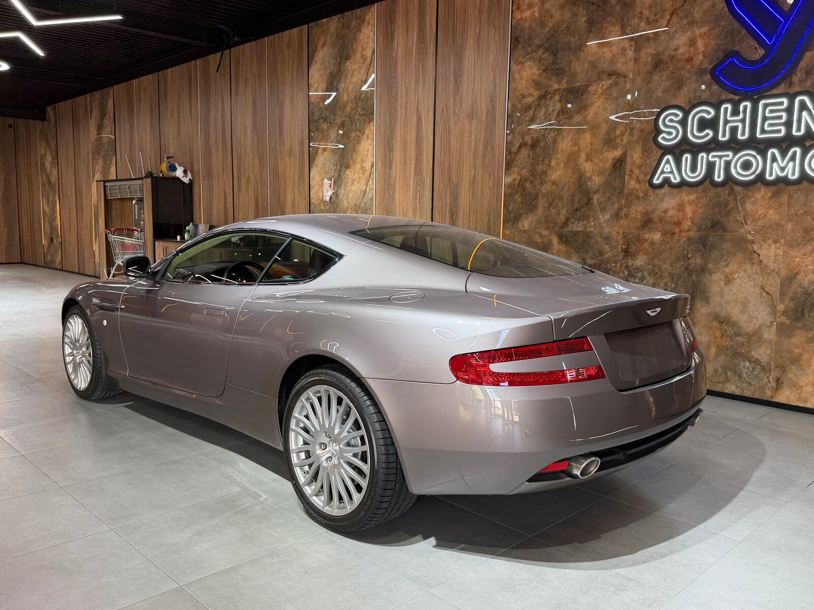 ASTON MARTIN DB9 Touchtronic 2, Benzin, Occasion / Gebraucht, Automatik - 2
