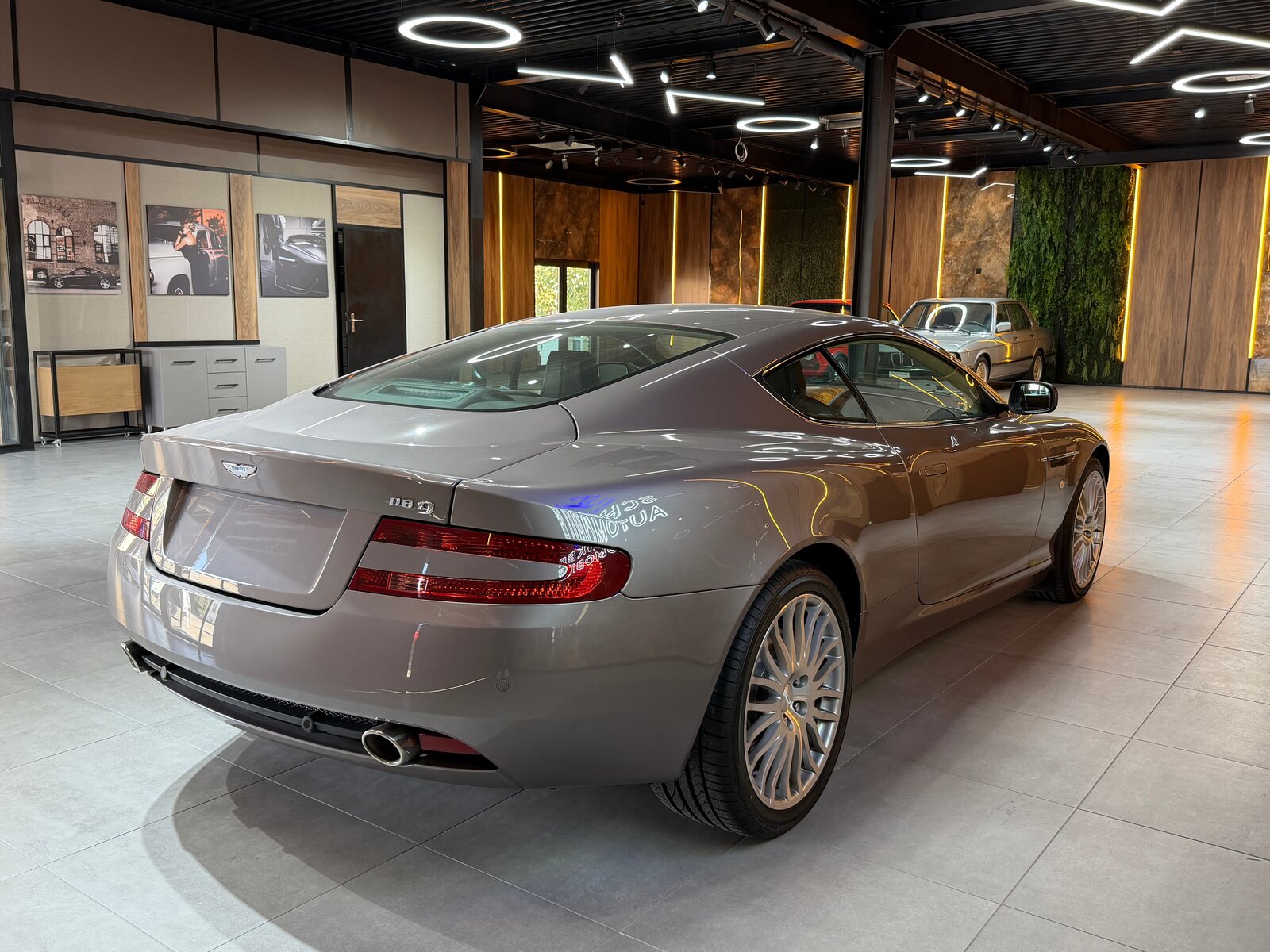 ASTON MARTIN DB9 Touchtronic 2, Benzin, Occasion / Gebraucht, Automatik - 3