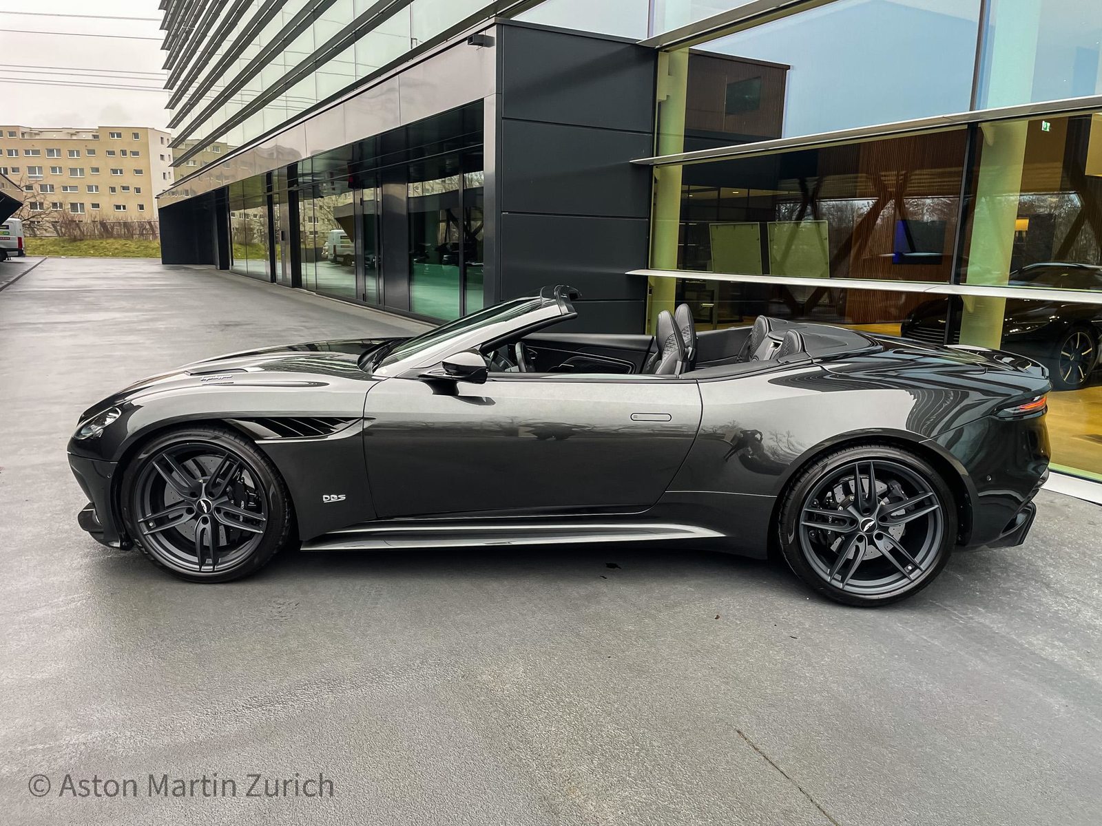 ASTON MARTIN DBS Superleggera Volante 5.2 V12 Bi-Turbo, Petrol, Second hand / Used, Automatic - 2