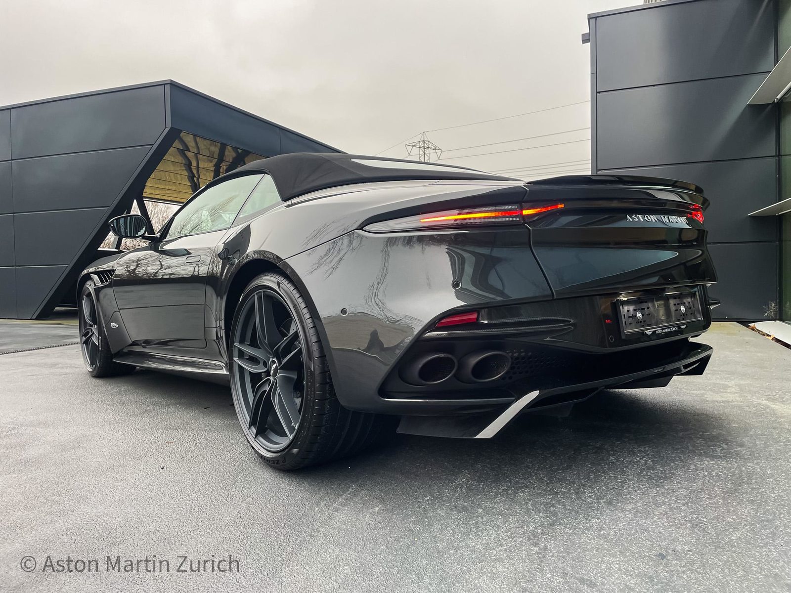ASTON MARTIN DBS Superleggera Volante 5.2 V12 Bi-Turbo, Petrol, Second hand / Used, Automatic - 3