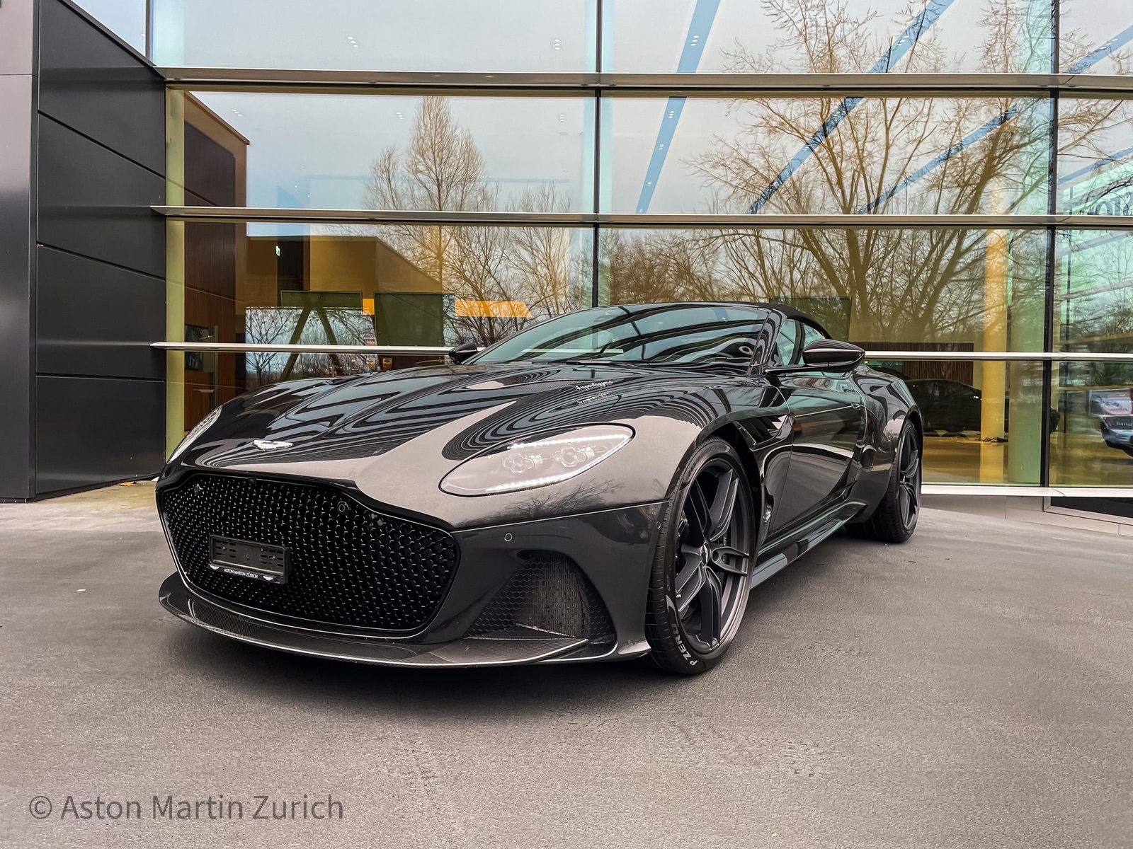 ASTON MARTIN DBS Superleggera Volante 5.2 V12 Bi-Turbo, Petrol, Second hand / Used, Automatic - 4