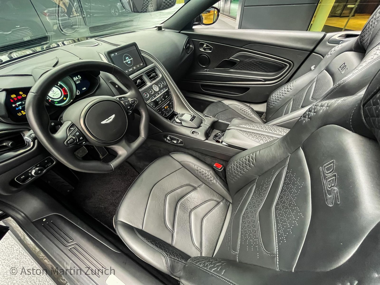 ASTON MARTIN DBS Superleggera Volante 5.2 V12 Bi-Turbo, Petrol, Second hand / Used, Automatic - 5