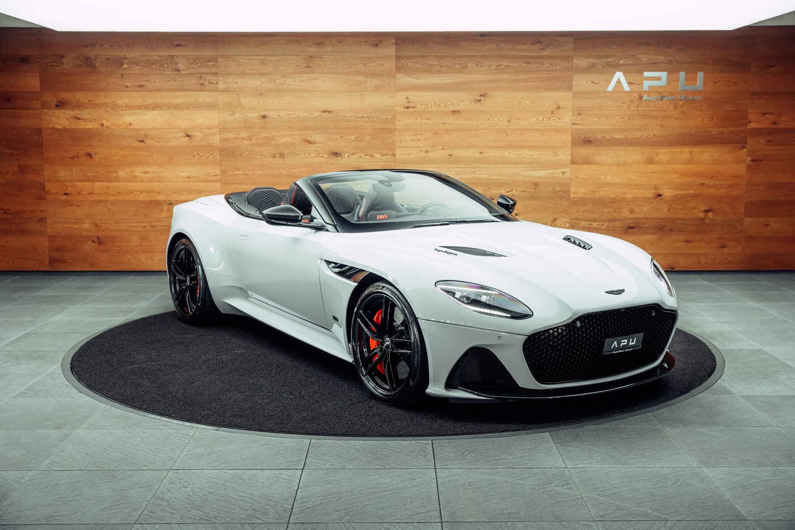 ASTON MARTIN DBS Superleggera Volante