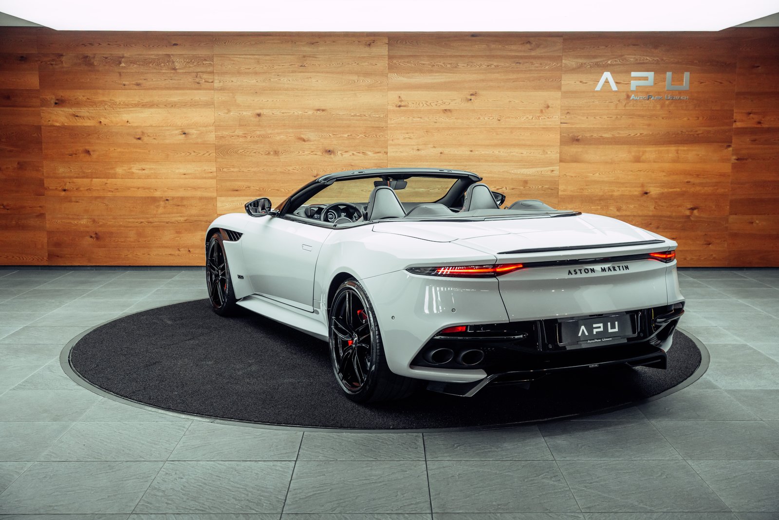 ASTON MARTIN DBS Superleggera Volante, Petrol, Second hand / Used, Automatic - 4
