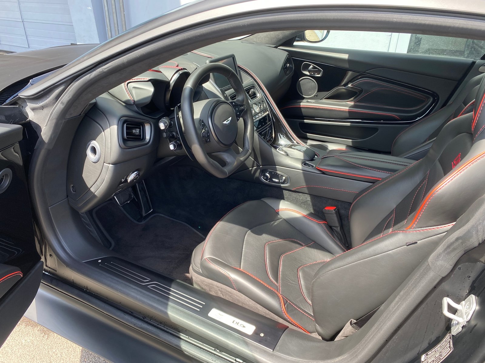 ASTON MARTIN DBS Coupé Superleggera, Essence, Occasion / Utilisé, Automatique - 7