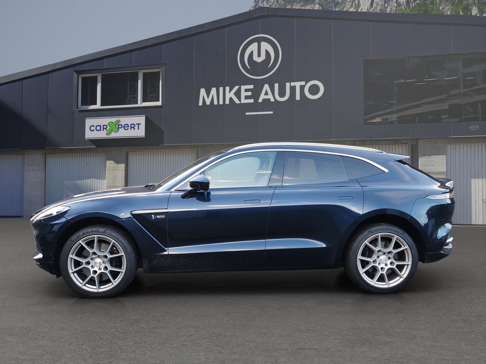ASTON MARTIN DBX 4.0 V8
