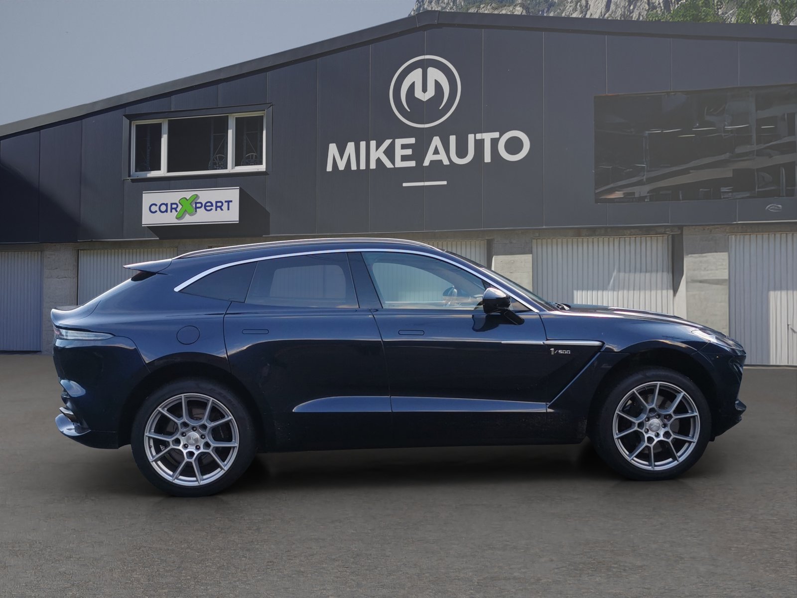 ASTON MARTIN DBX 4.0 V8, Essence, Occasion / Utilisé, Automatique - 7